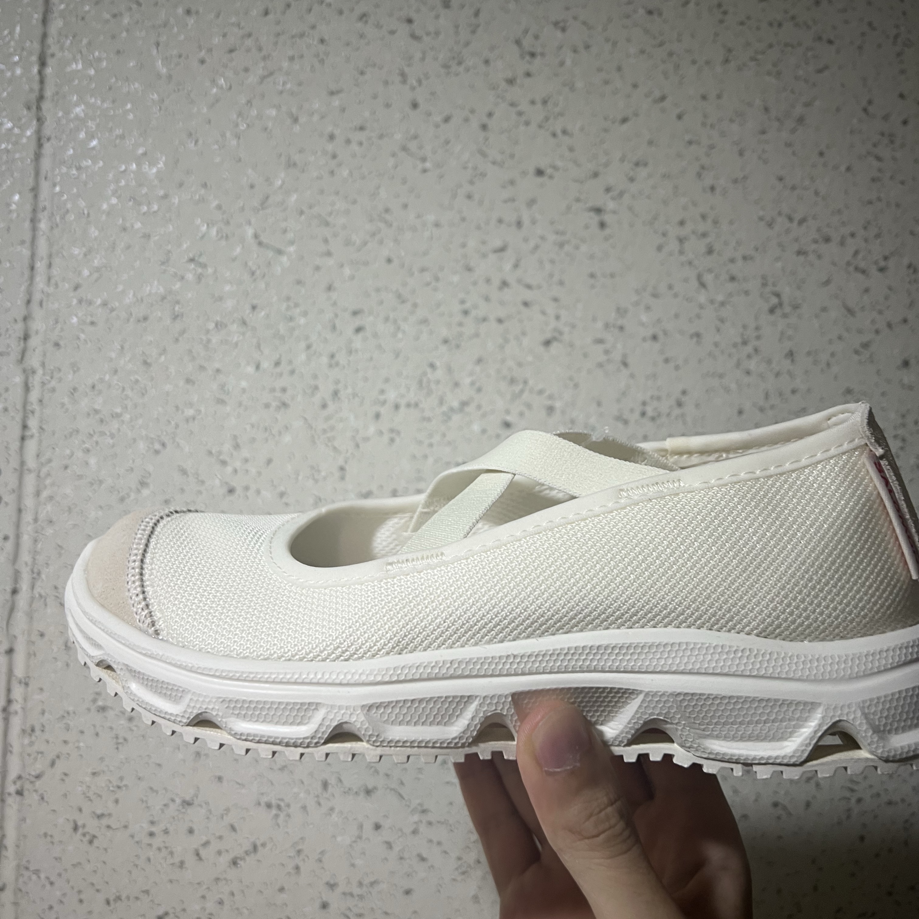 Salomon x Sandy Liang RX Marie Jeanne Vanilla Ice 착용 스타일 - 1