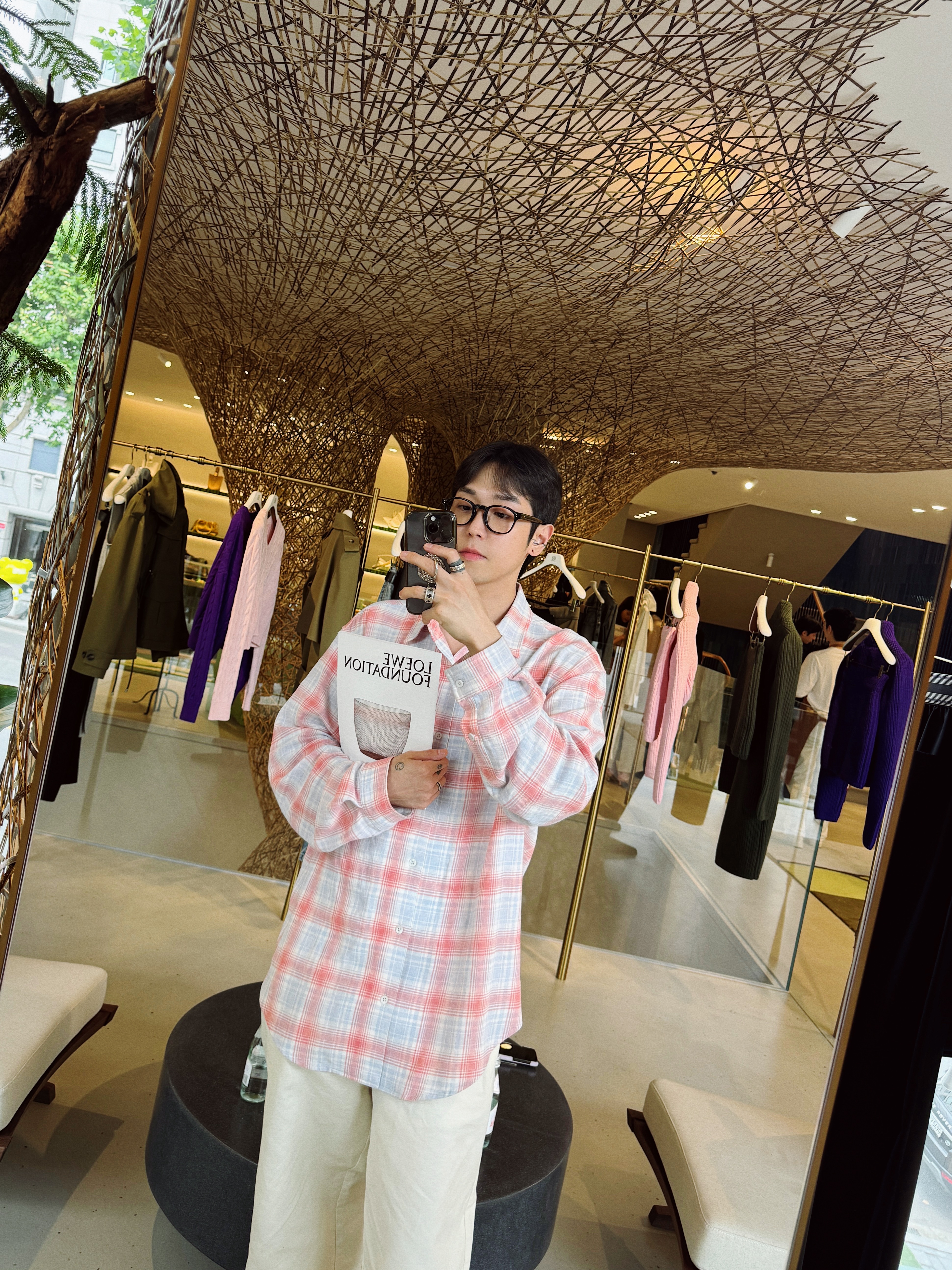 STU Logo Button Check Shirt Red, STU Suede Peny Loafers Black 착용 스타일 - 7