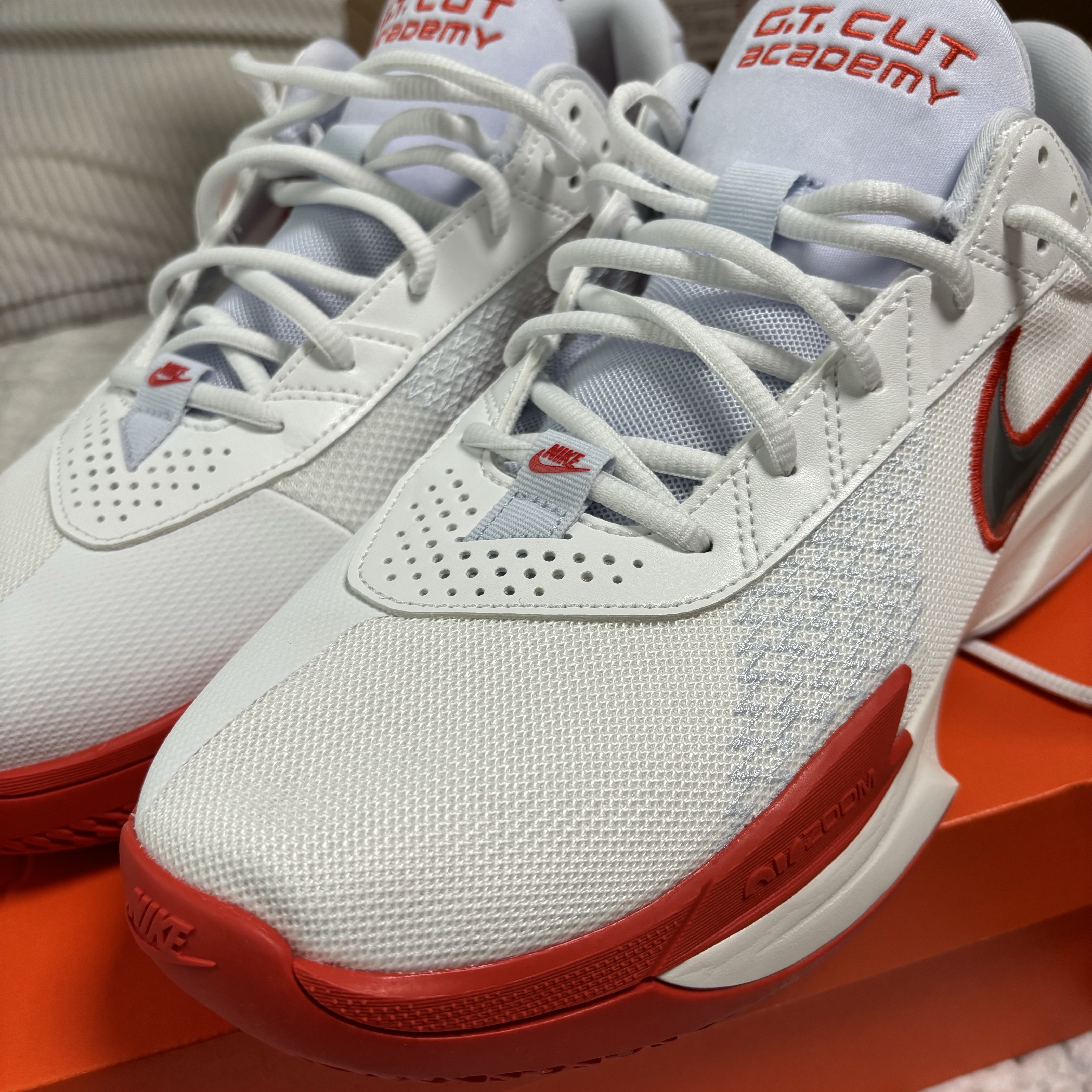 Nike Air Zoom GT Cut Academy EP Summit White Picante Red 착용 스타일