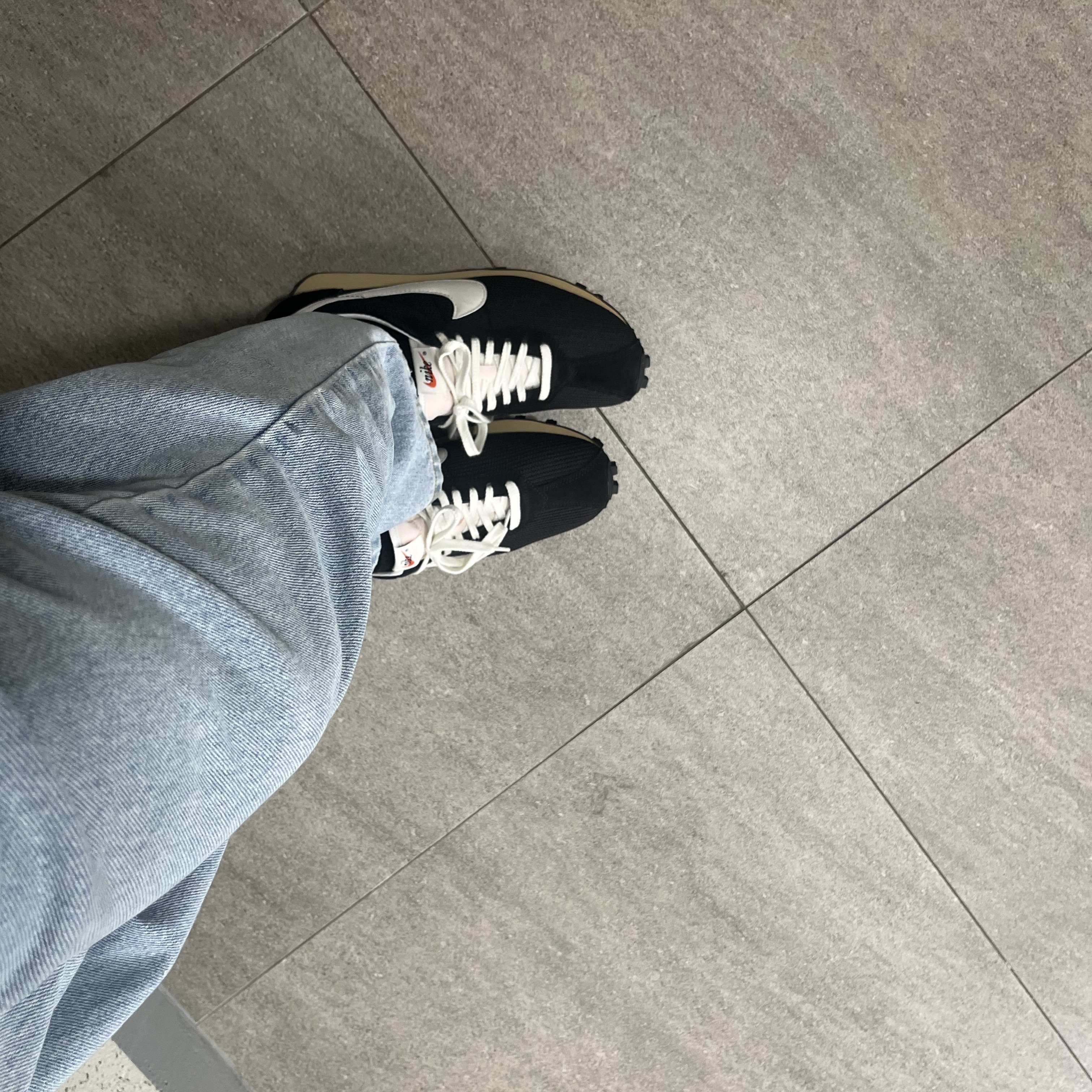 Nike LD-1000 SP Black and Sail 착용 스타일