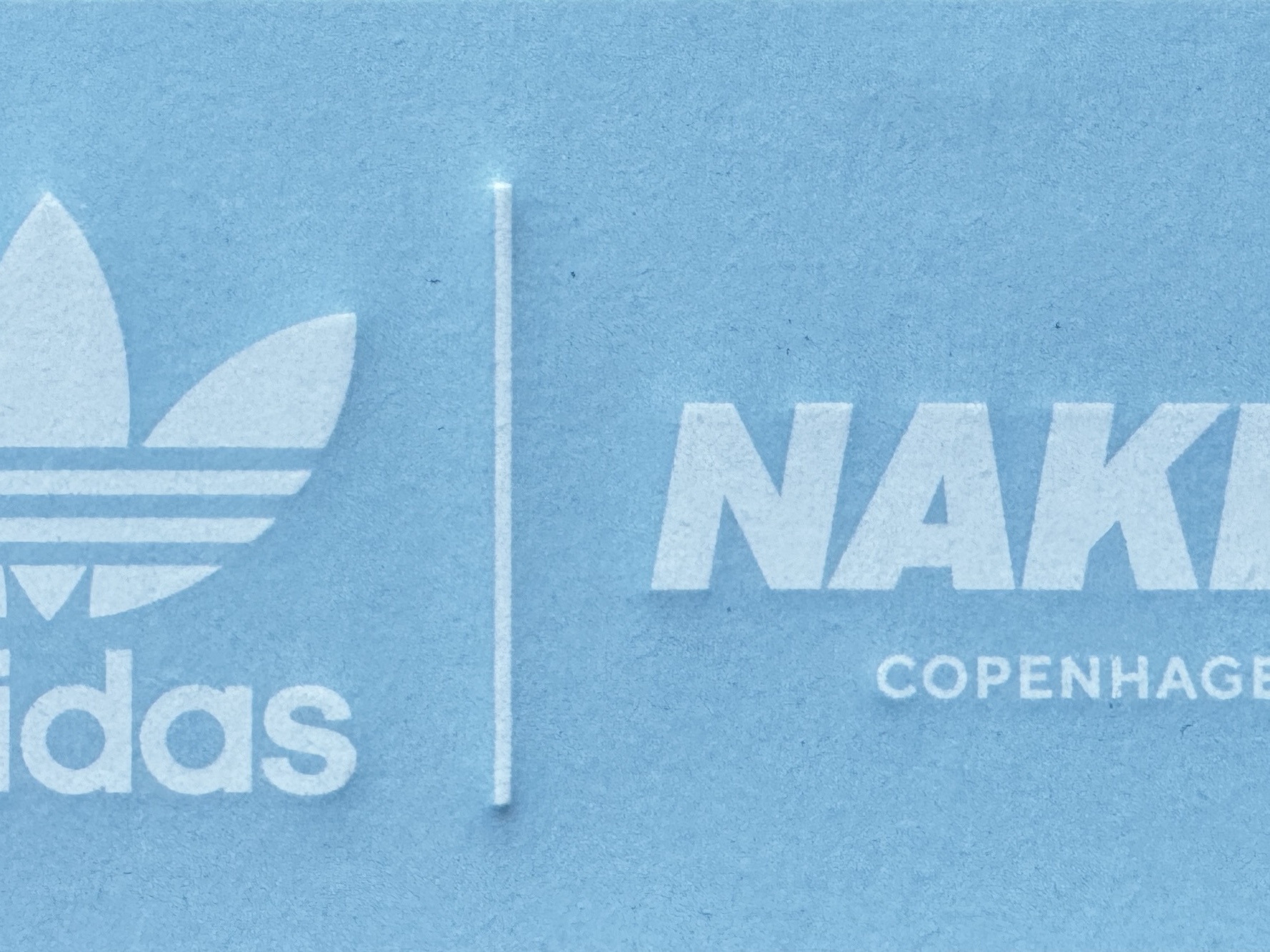 Adidas x Naked Tischtennis White Off White 착용 스타일 - 3