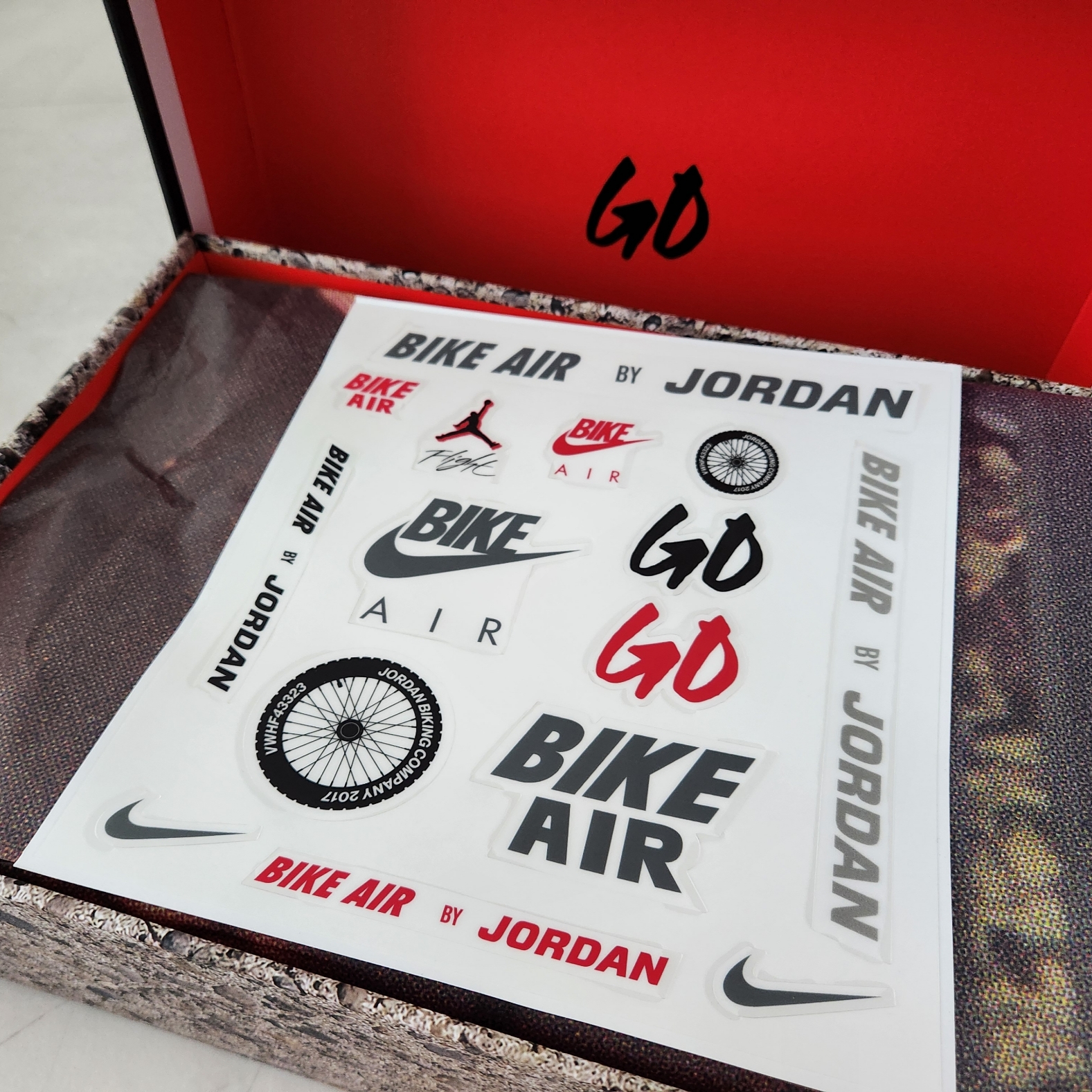Jordan 4 x Nigel Sylvester RM SP Driveway Grey 착용 스타일 - 2