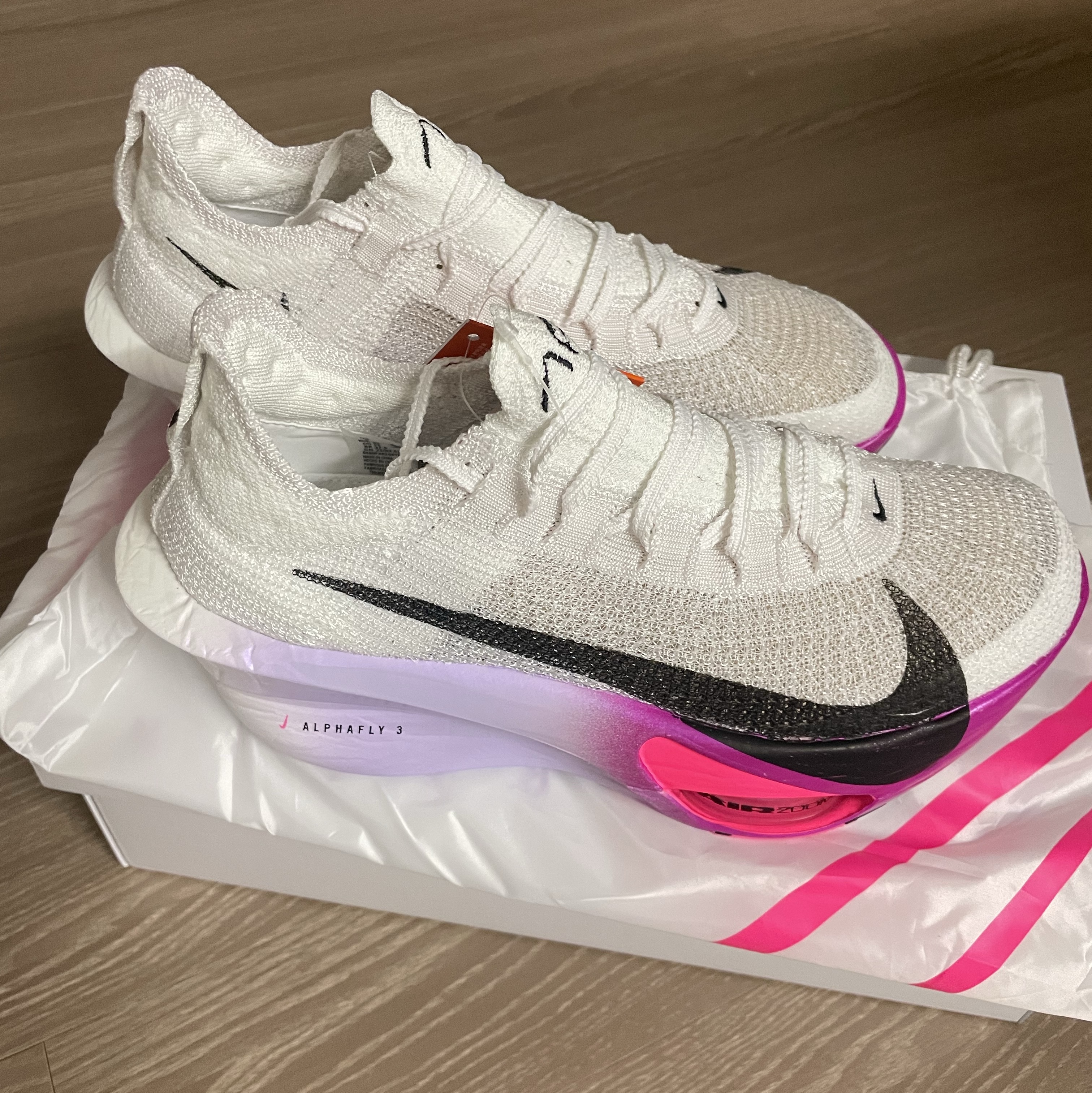 (W) Nike Air Zoom Alphafly Next% 3 Hyper Pink 착용 스타일 - 2