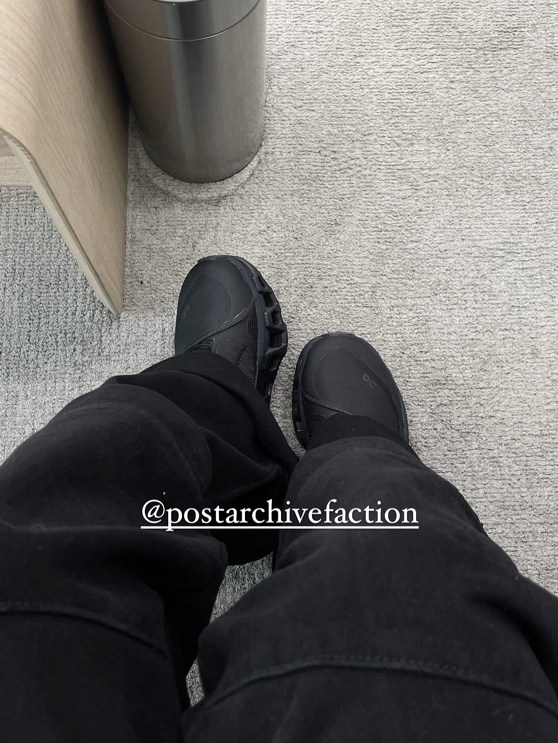 (W) On Running x Post Archive Faction (Paf) Cloudmonster 2 Black Magnet 착용 스타일