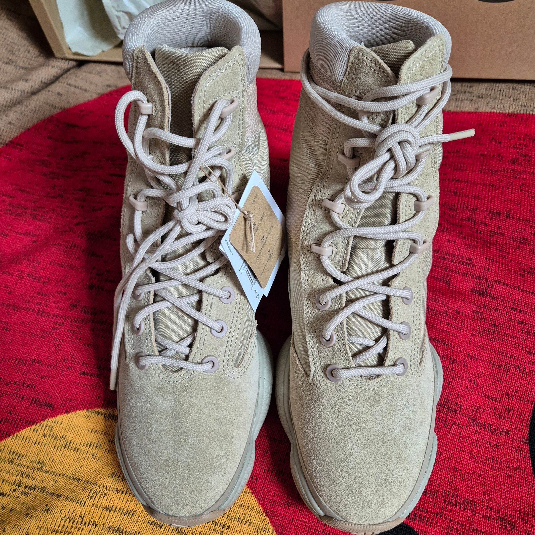 Adidas Yeezy 500 High Tactical Utility Sand 착용 스타일 - 4