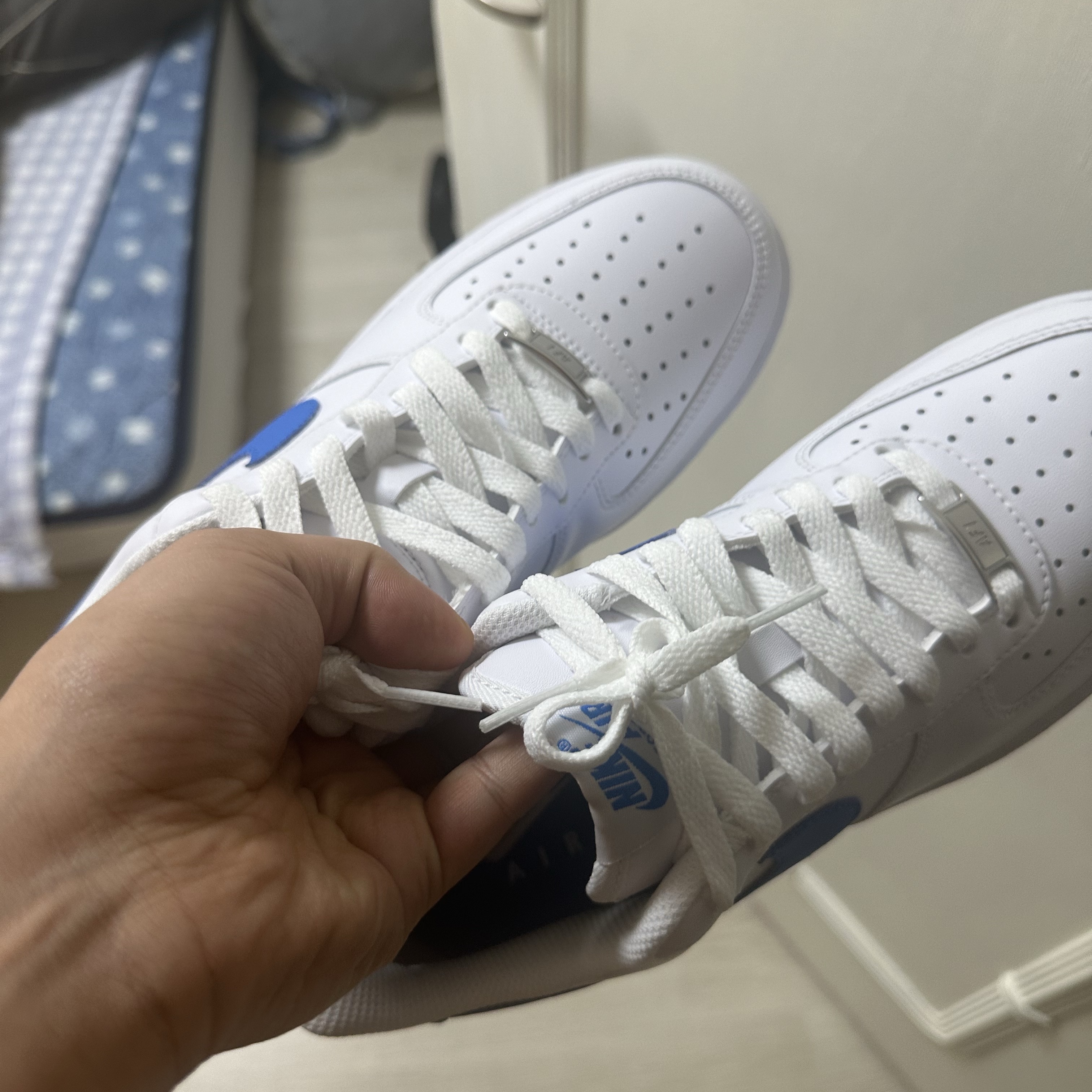 Nike Air Force 1 '07 White Photo Blue 착용 스타일 - 3