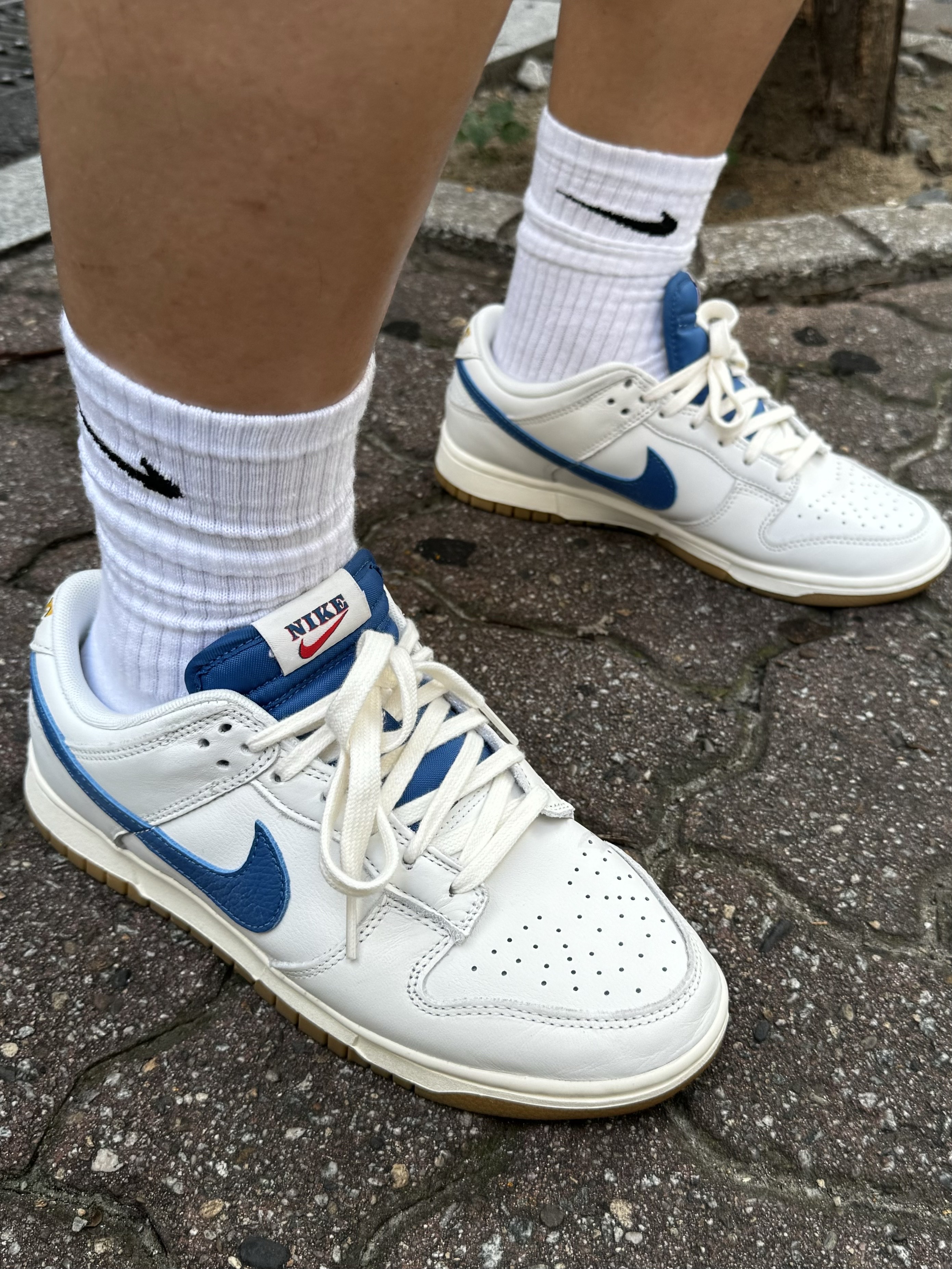 Nike Dunk Low SE Sail Dark Marina Blue, Nike NSW Woven Lined Flow Shorts Black - Asia 착용 스타일 - 1