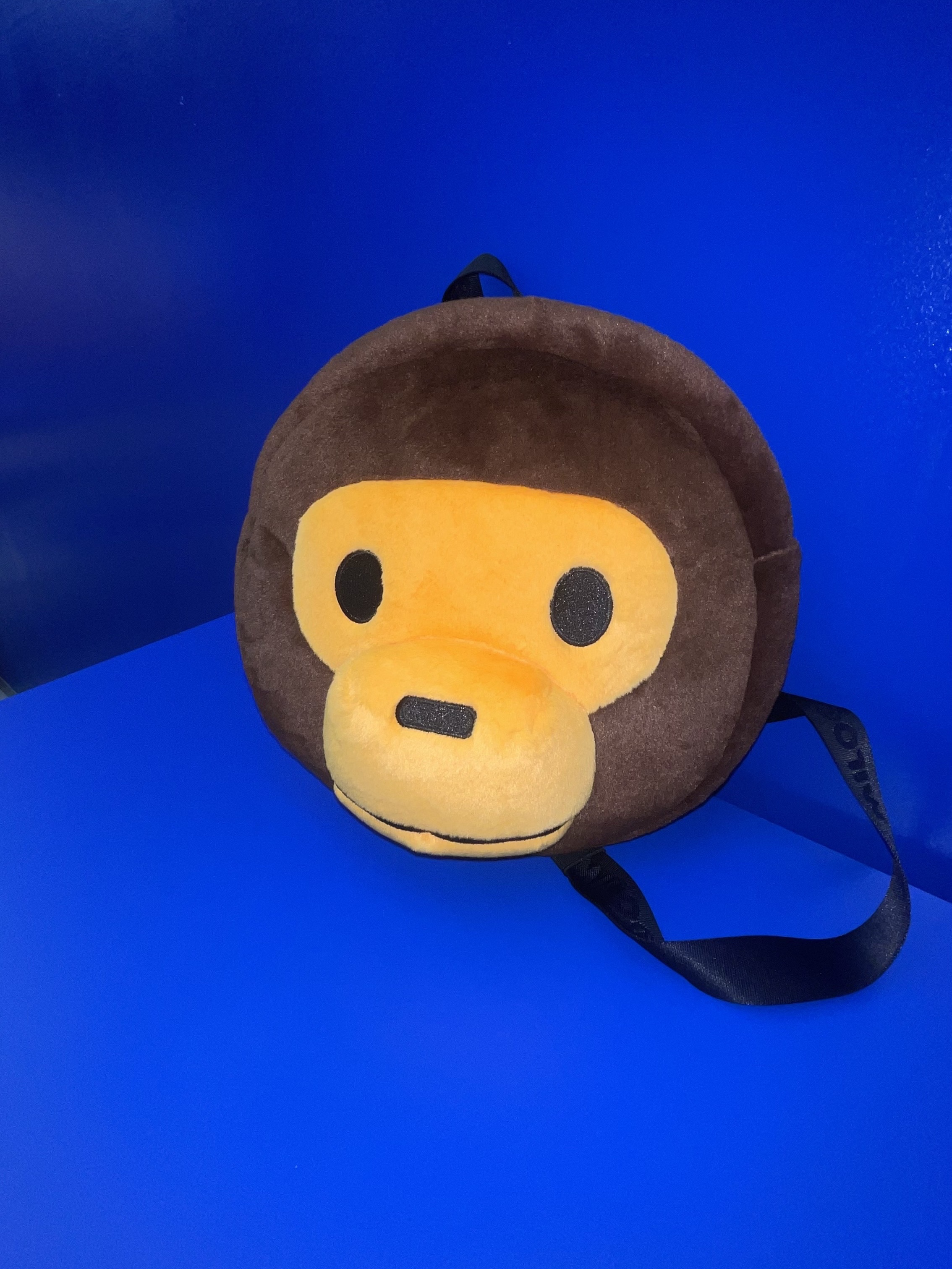 BAPE Baby Milo Plush Backpack Brown 착용 스타일 - 1