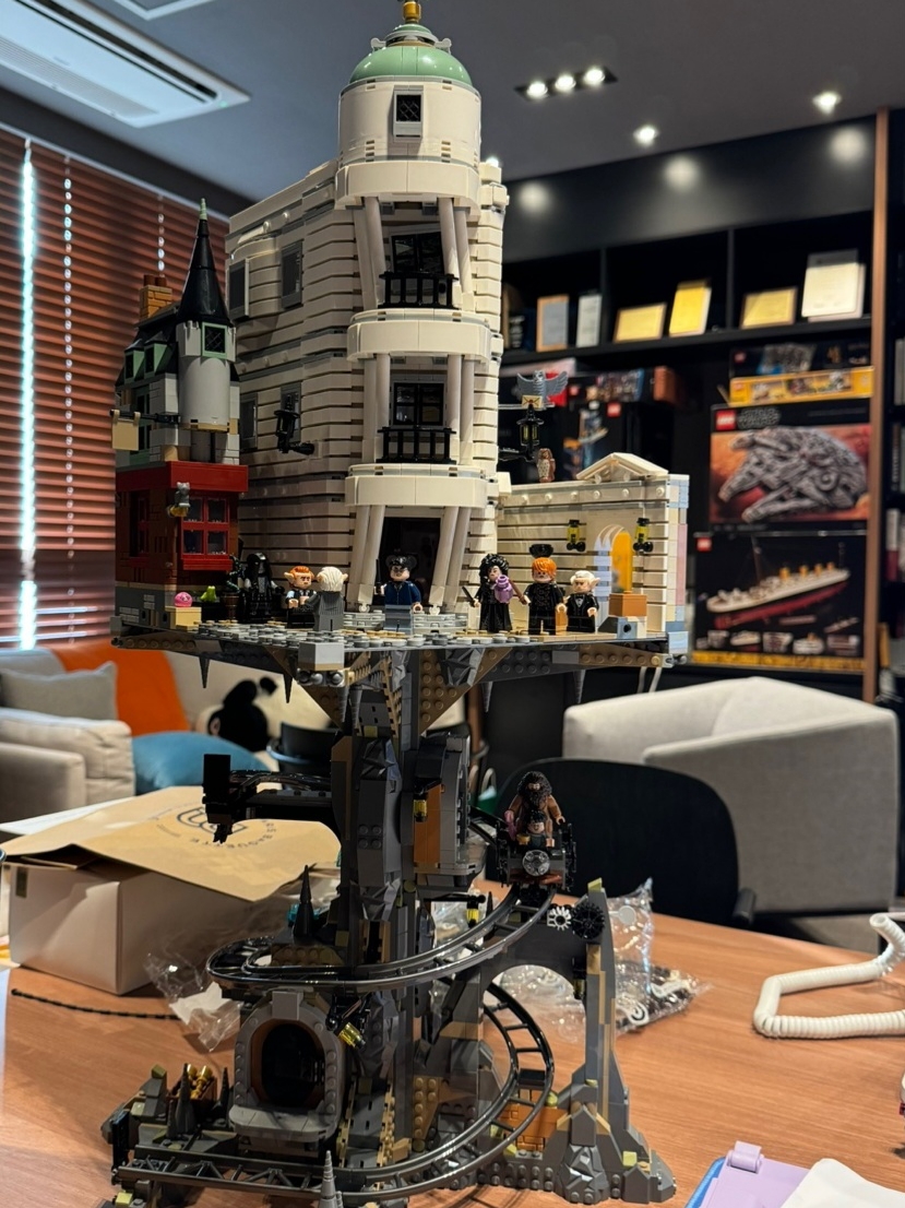 Lego Harry Potter Gringotts Wizarding Bank - Collectors' Edition 착용 스타일