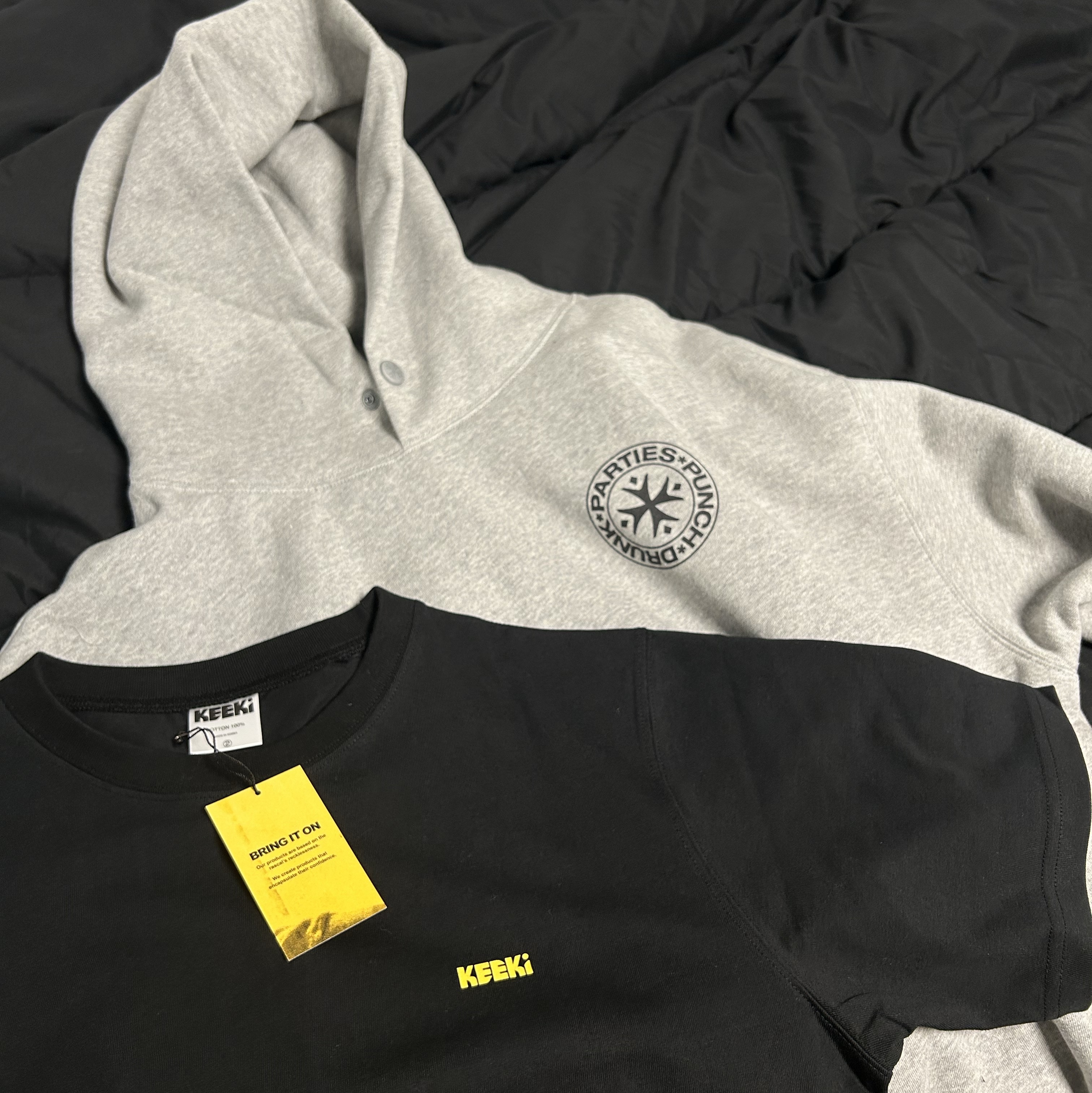 Punch Drunk Parties Circle Logo Oversized Hoodie Gray 착용 스타일 - 2