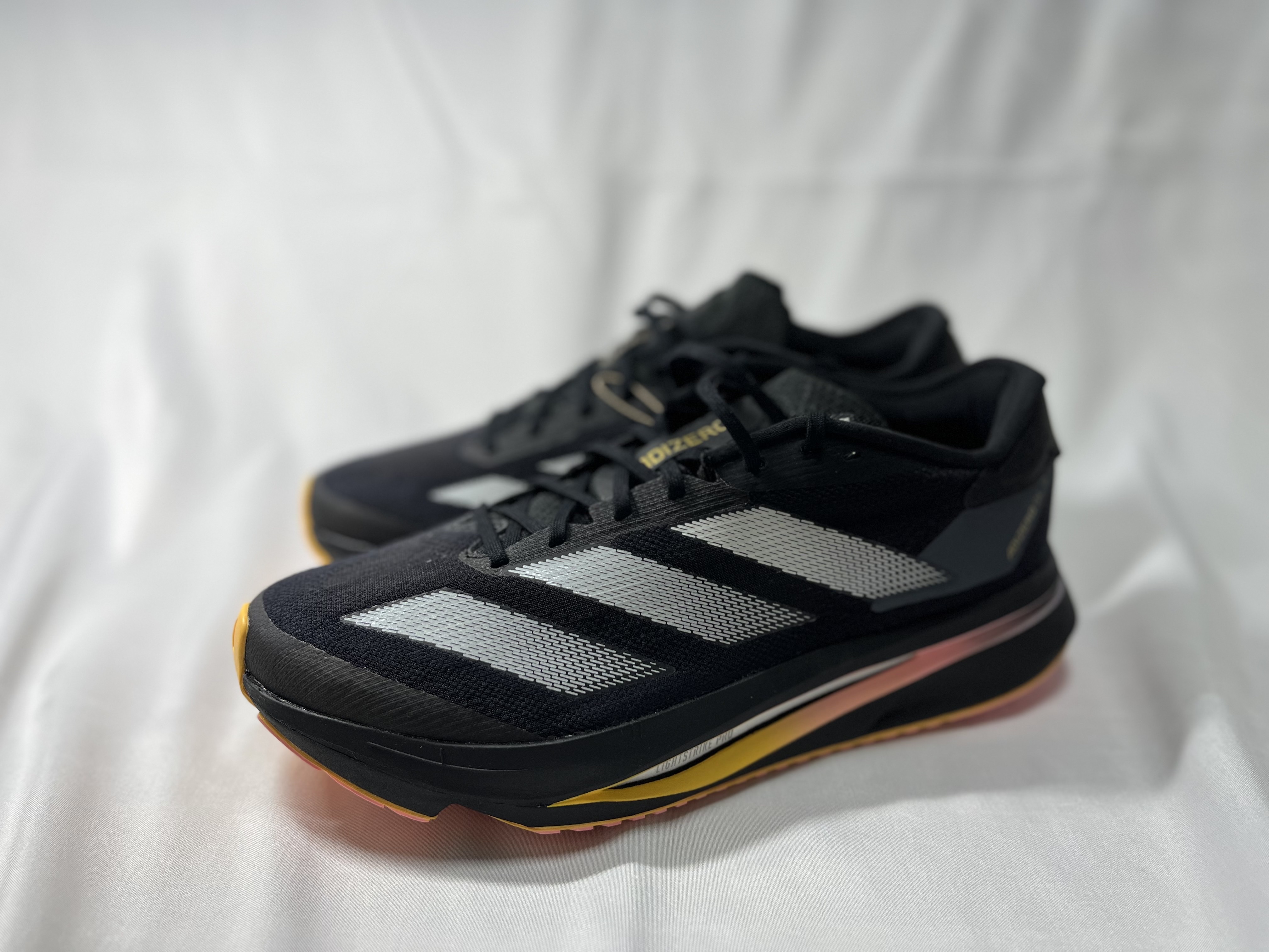 Adidas Adizero SL2 Wide Black 착용 스타일 - 1