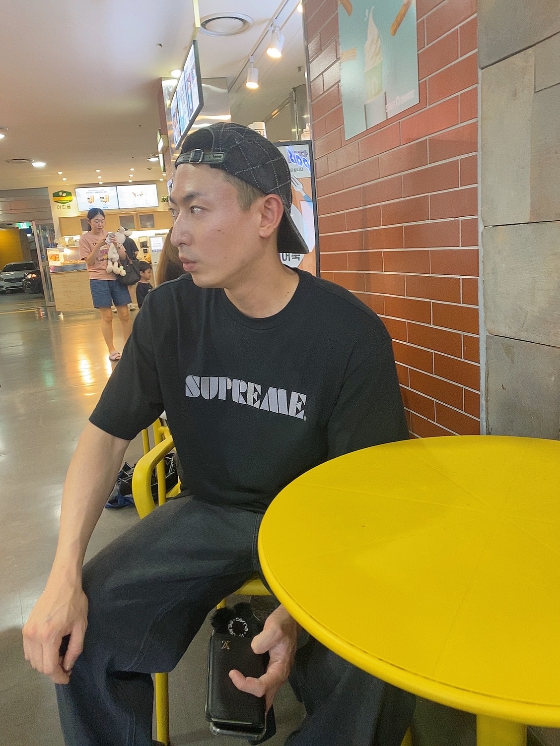 Supreme Stencil Embroidered S/S Top Black - 24SS, Hoka Bondi 8 Black - Wide 착용 스타일 - 2