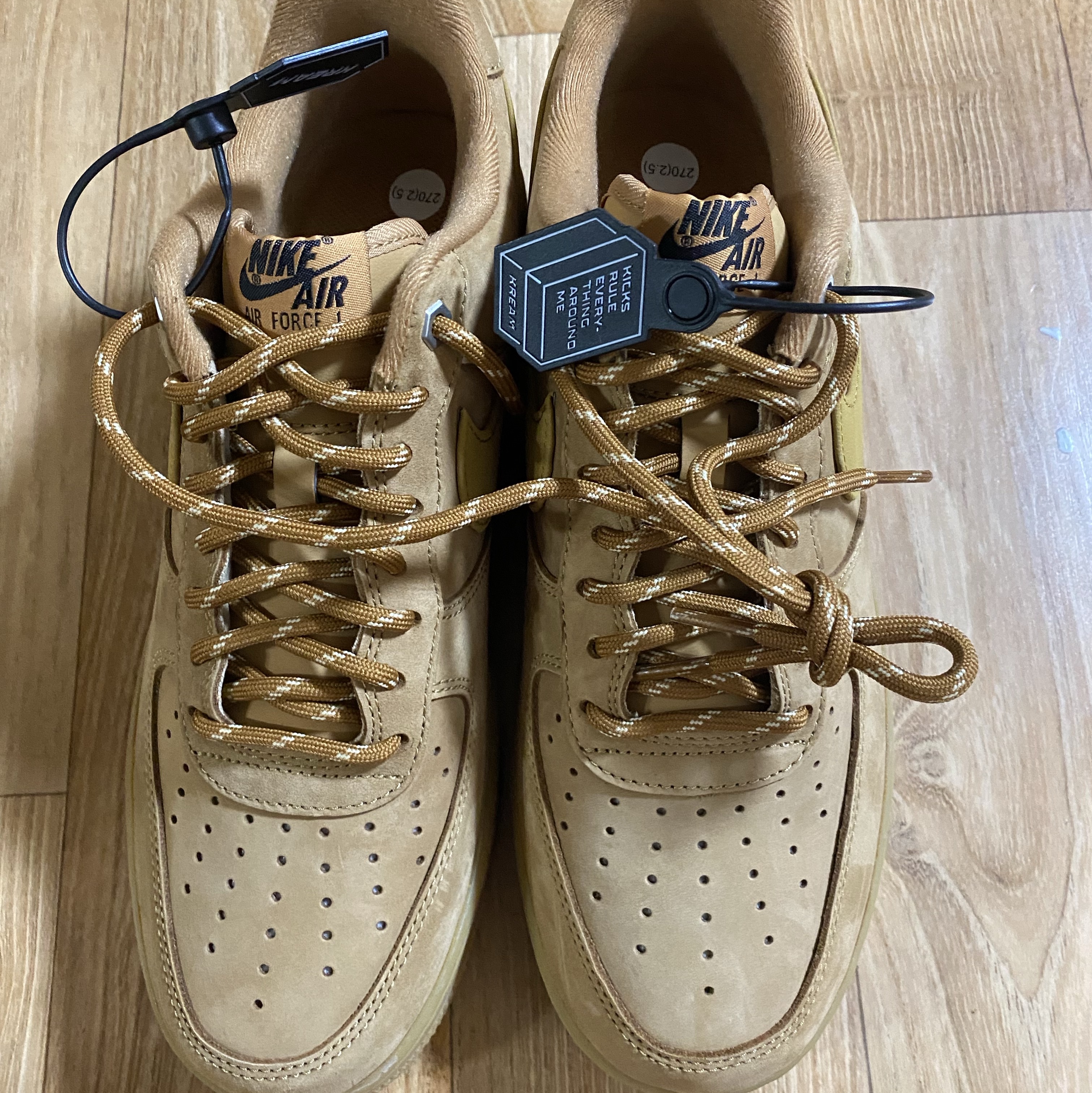 Nike Air Force 1 '07 WB Flax 착용 스타일