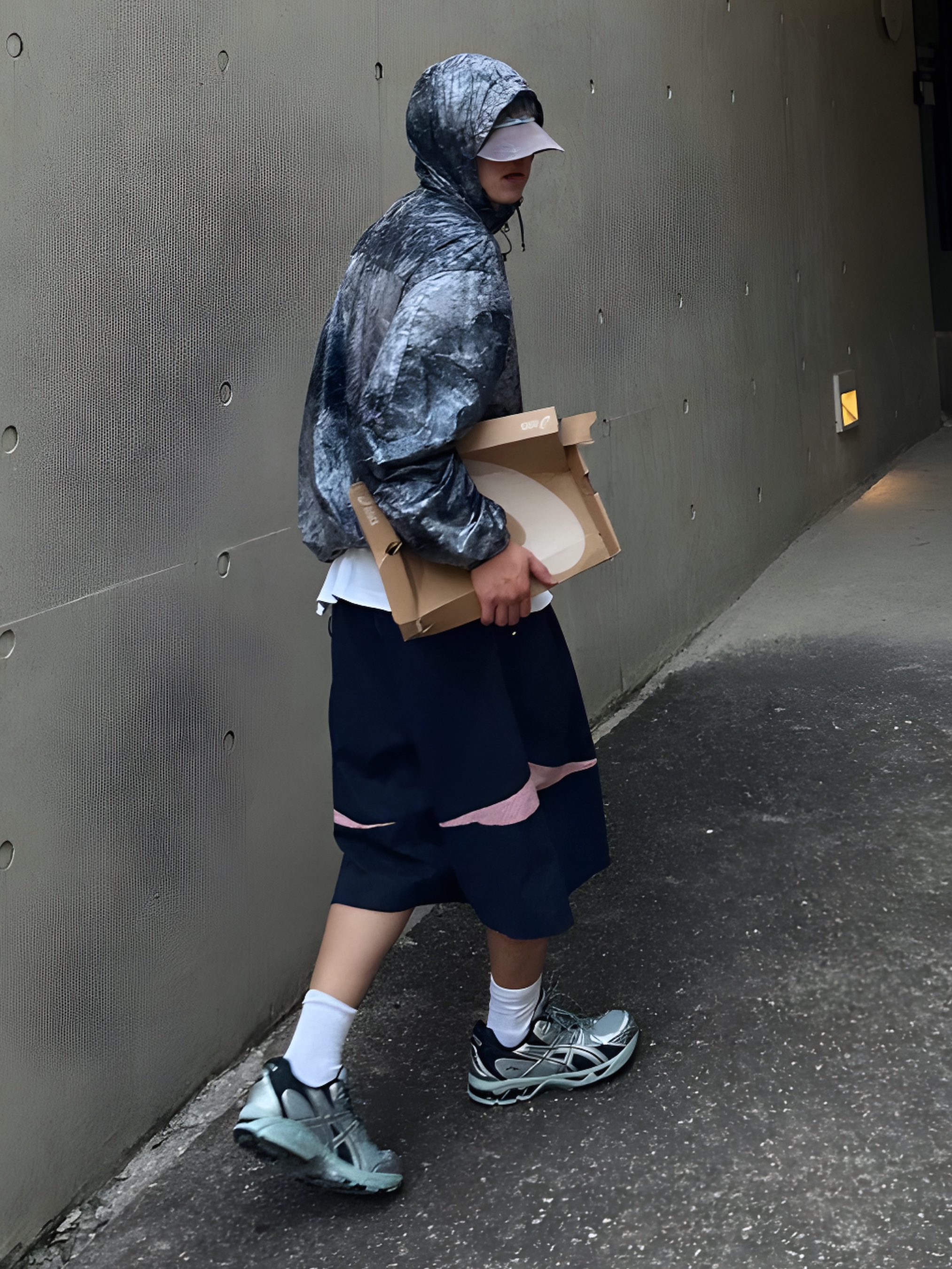 Asics Gel-Nimbus 10.1 Ocean Haze Pure Silver, Asics Gel-Kayano 14 Cream Black 착용 스타일 - 2