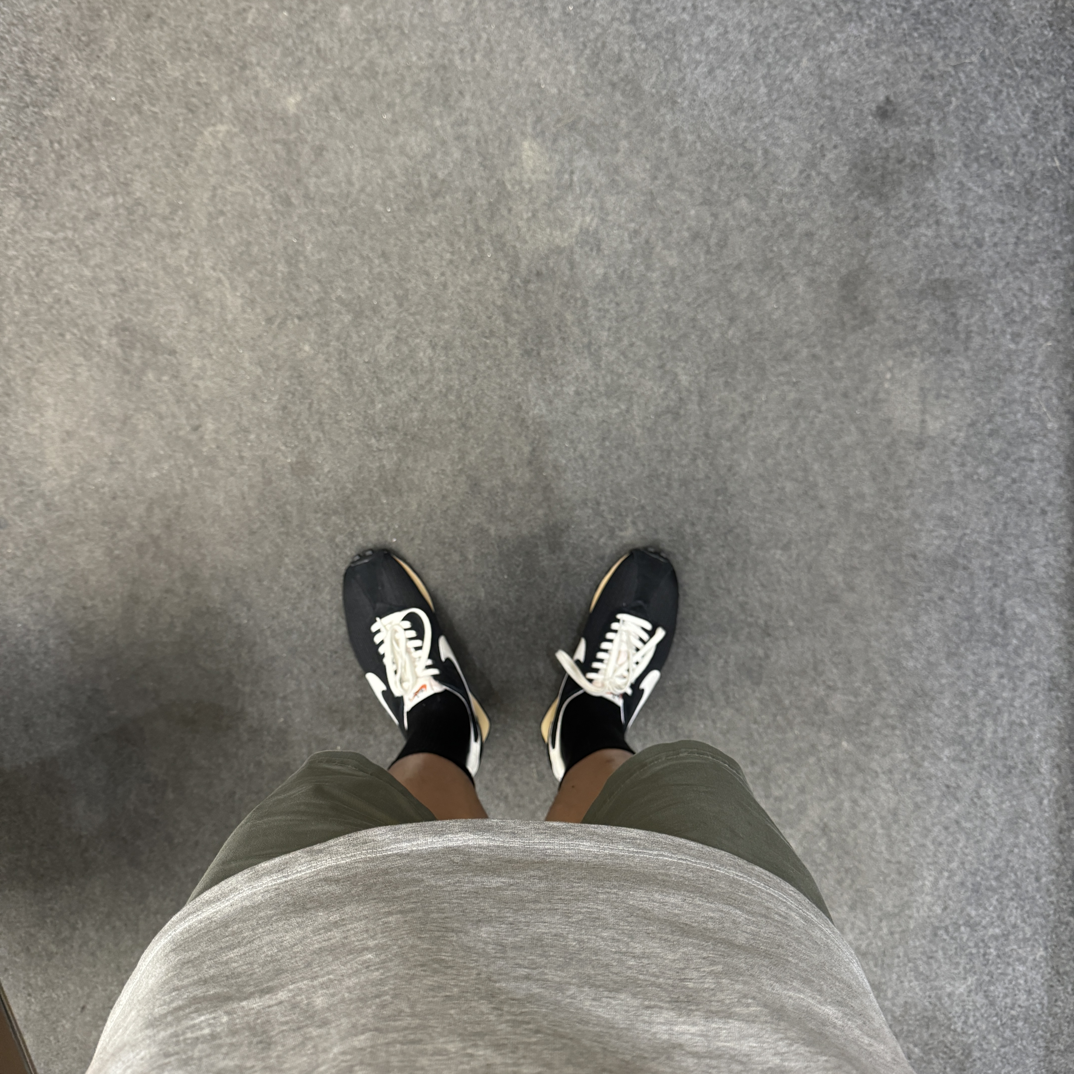 Nike LD-1000 SP Black and Sail 착용 스타일