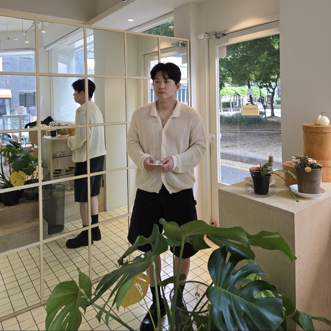 Scudo Vintage Cube Drop Necklace, Supreme Washed Corduroy Double Knee Painter Short Black - 24SS 착용 스타일 - 1