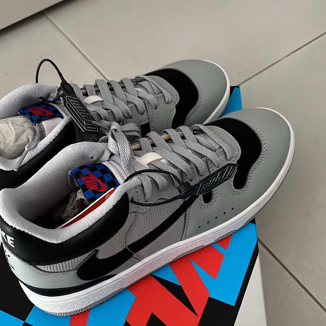 Nike x Travis Scott Mac Attack SP Light Smoke Grey 착용 스타일 - 3