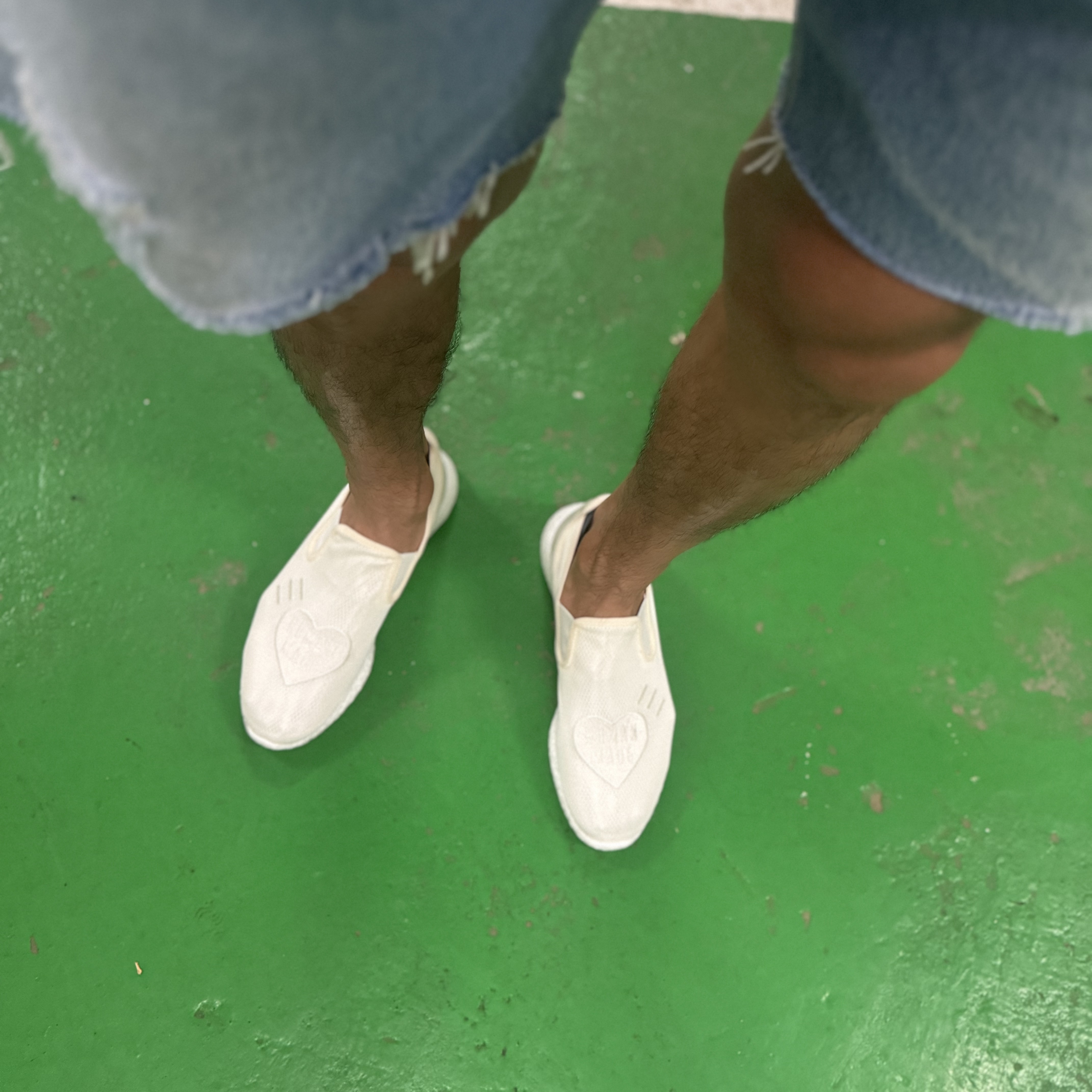 Adidas x Human Made Pure Slip-On White 착용 스타일