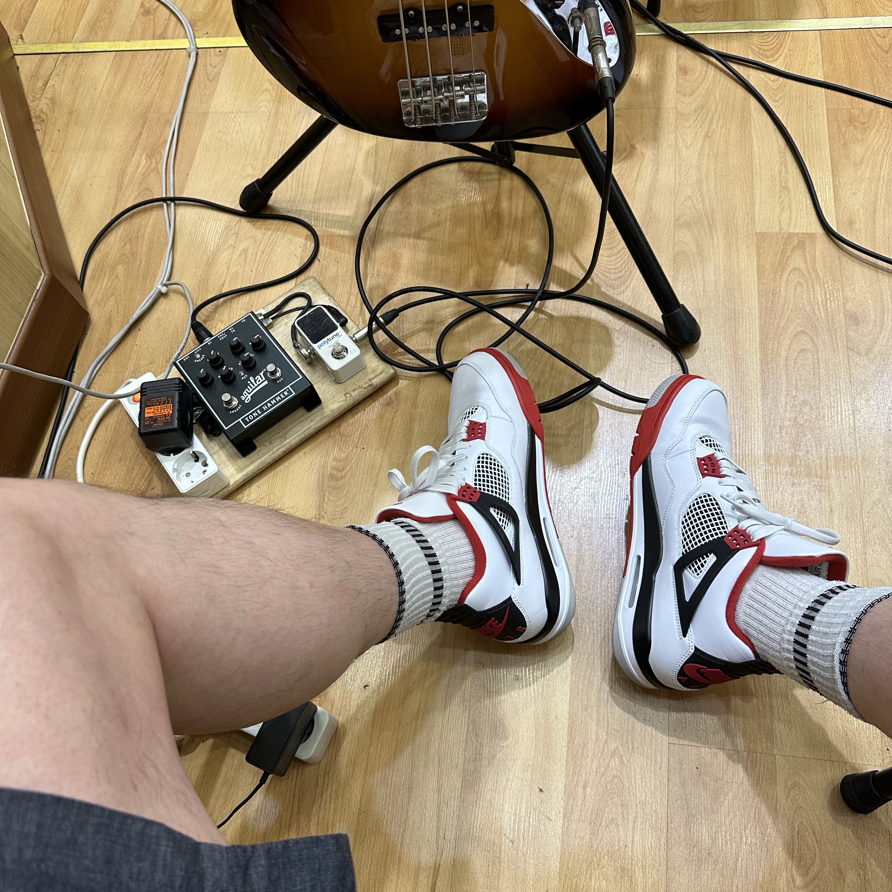 Jordan 4 Retro OG Fire Red 2020 착용 스타일 - 2
