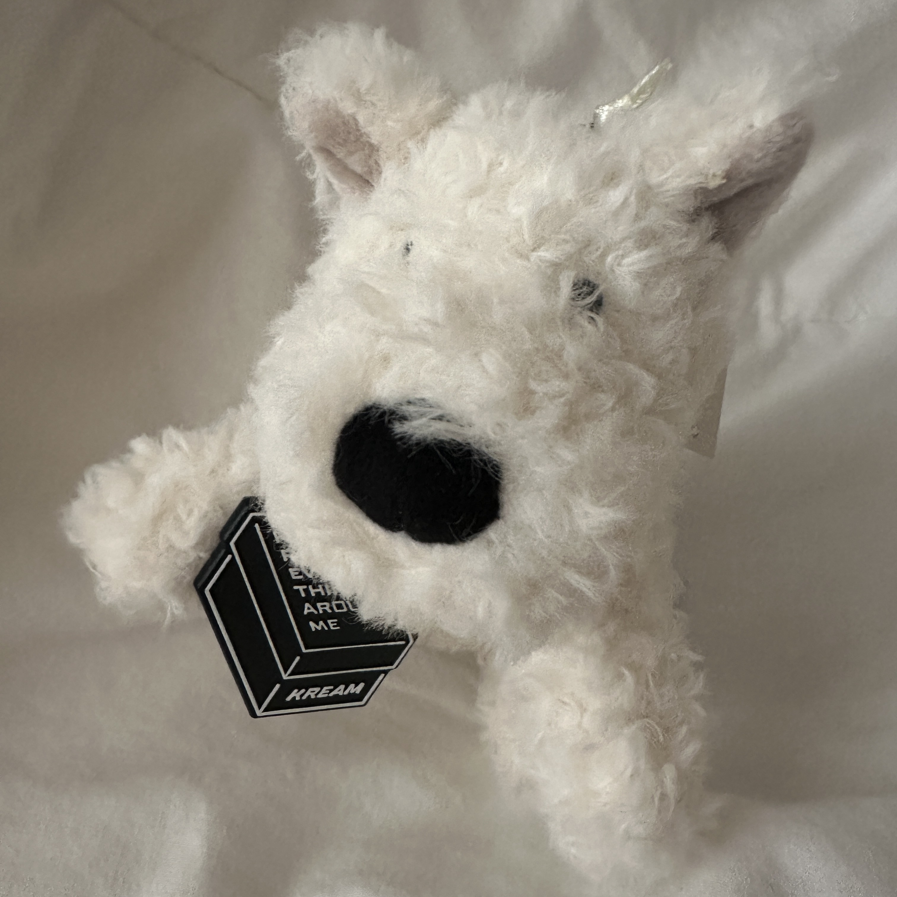 Prada Pocono Backpack Black, Jellycat Munro Scottie Dog Bag Charm Cream 착용 스타일 - 2