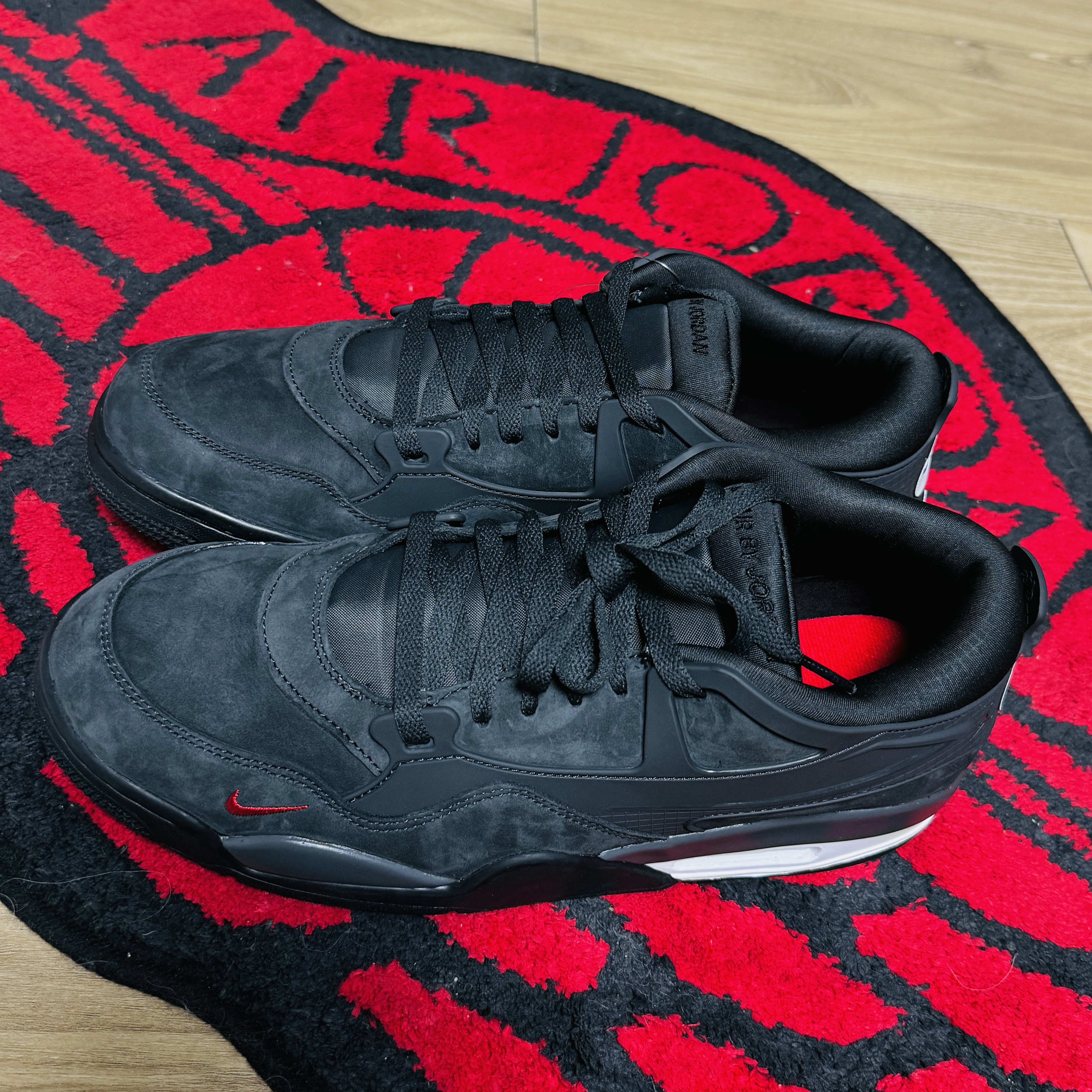 Jordan 4 x Nigel Sylvester RM SP Driveway Grey 착용 스타일 - 3