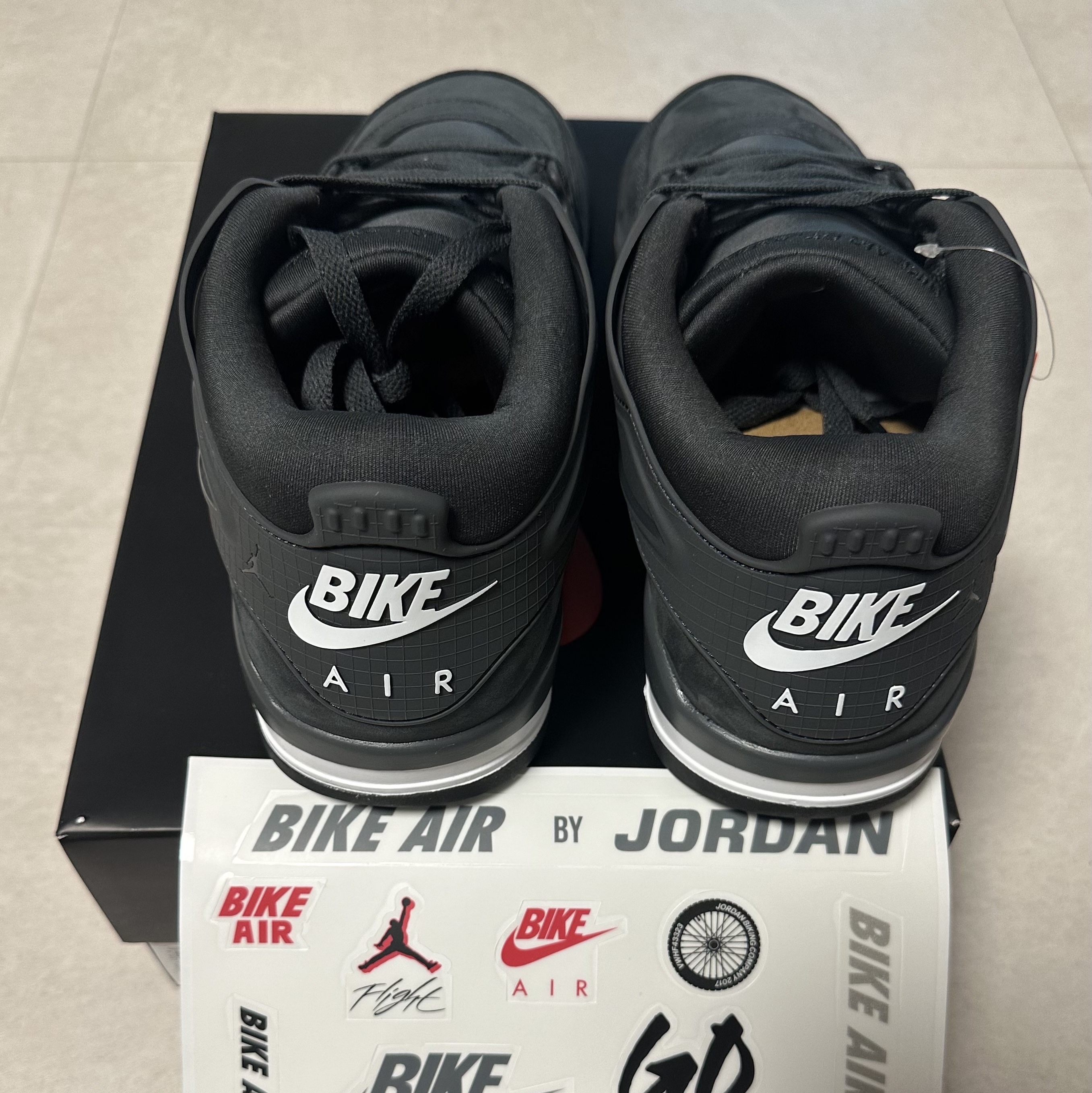 Jordan 4 x Nigel Sylvester RM SP Driveway Grey 착용 스타일 - 1