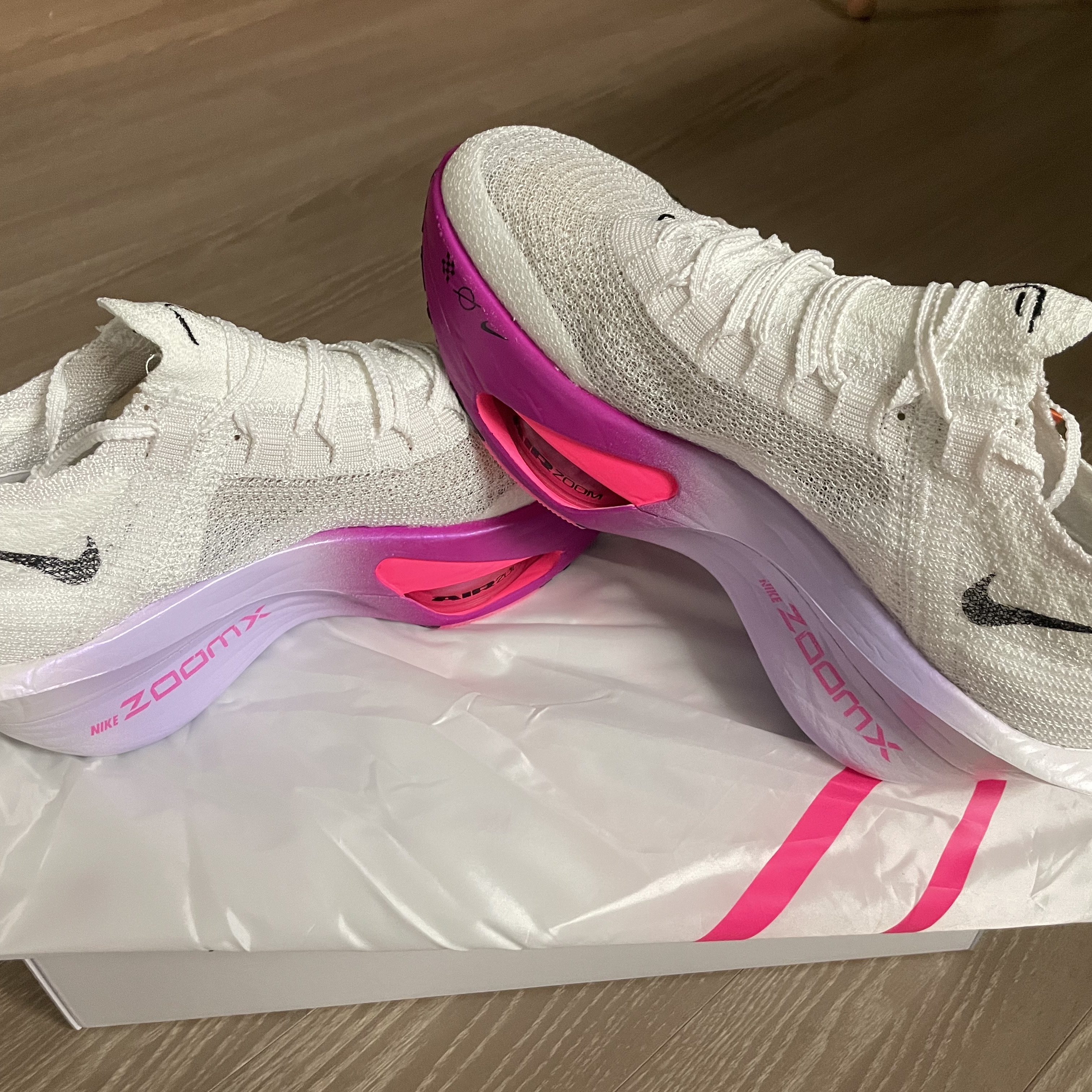 (W) Nike Air Zoom Alphafly Next% 3 Hyper Pink 착용 스타일 - 5