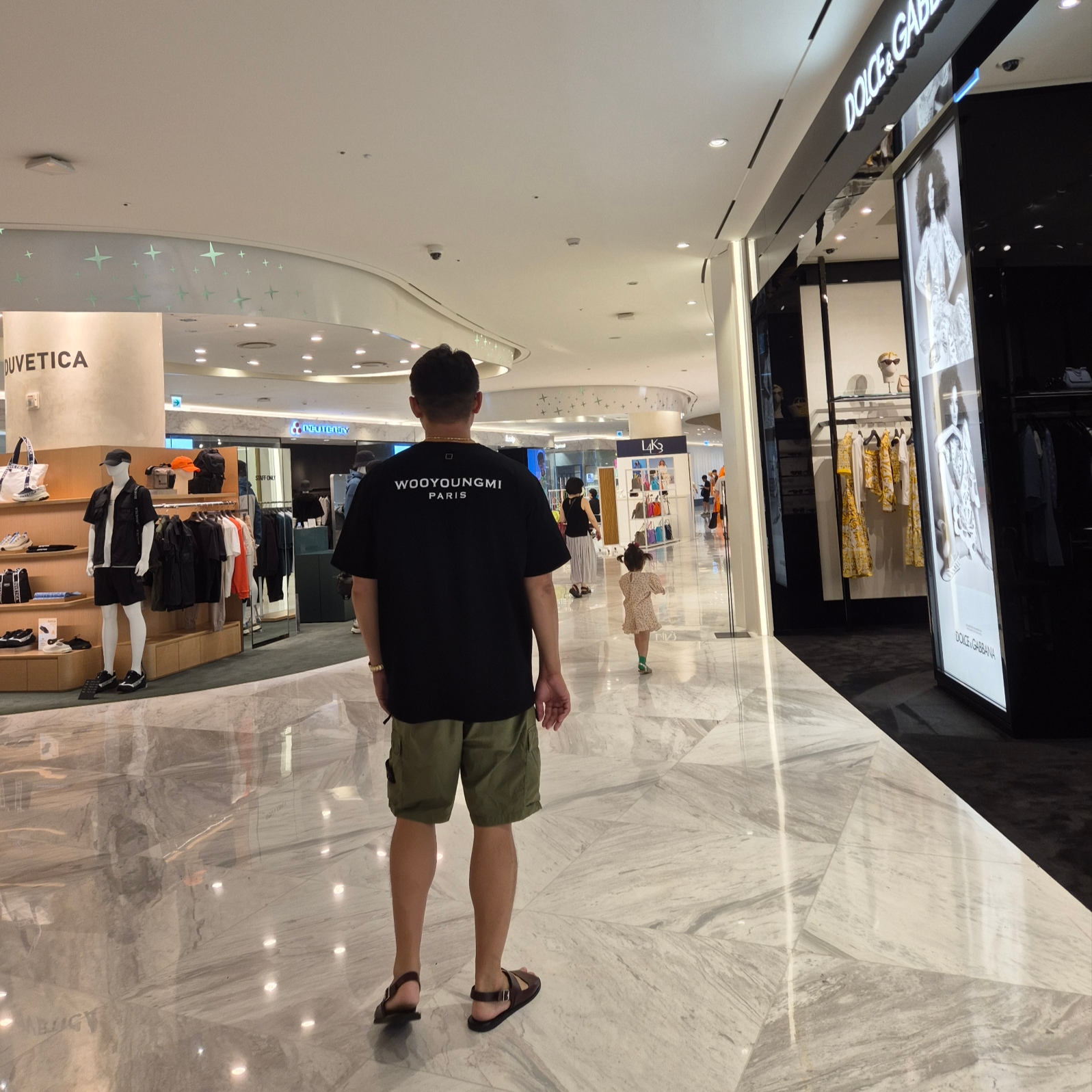 Wooyoungmi Cotton Back Logo T-Shirt Black - 24SS 착용 스타일