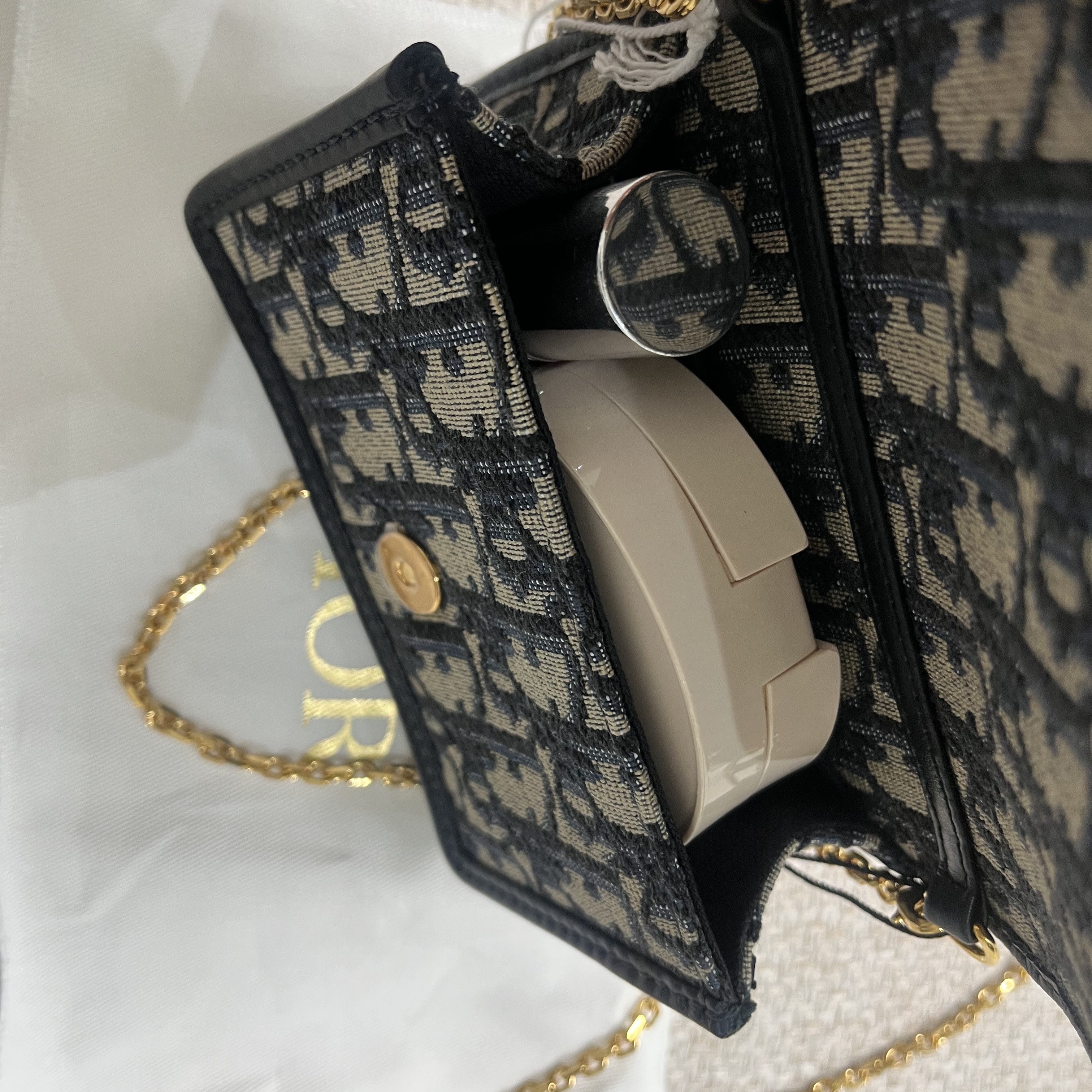 Dior 30 Montaigne Nano Pouch Blue Dior Oblique Jacquard 착용 스타일 - 2