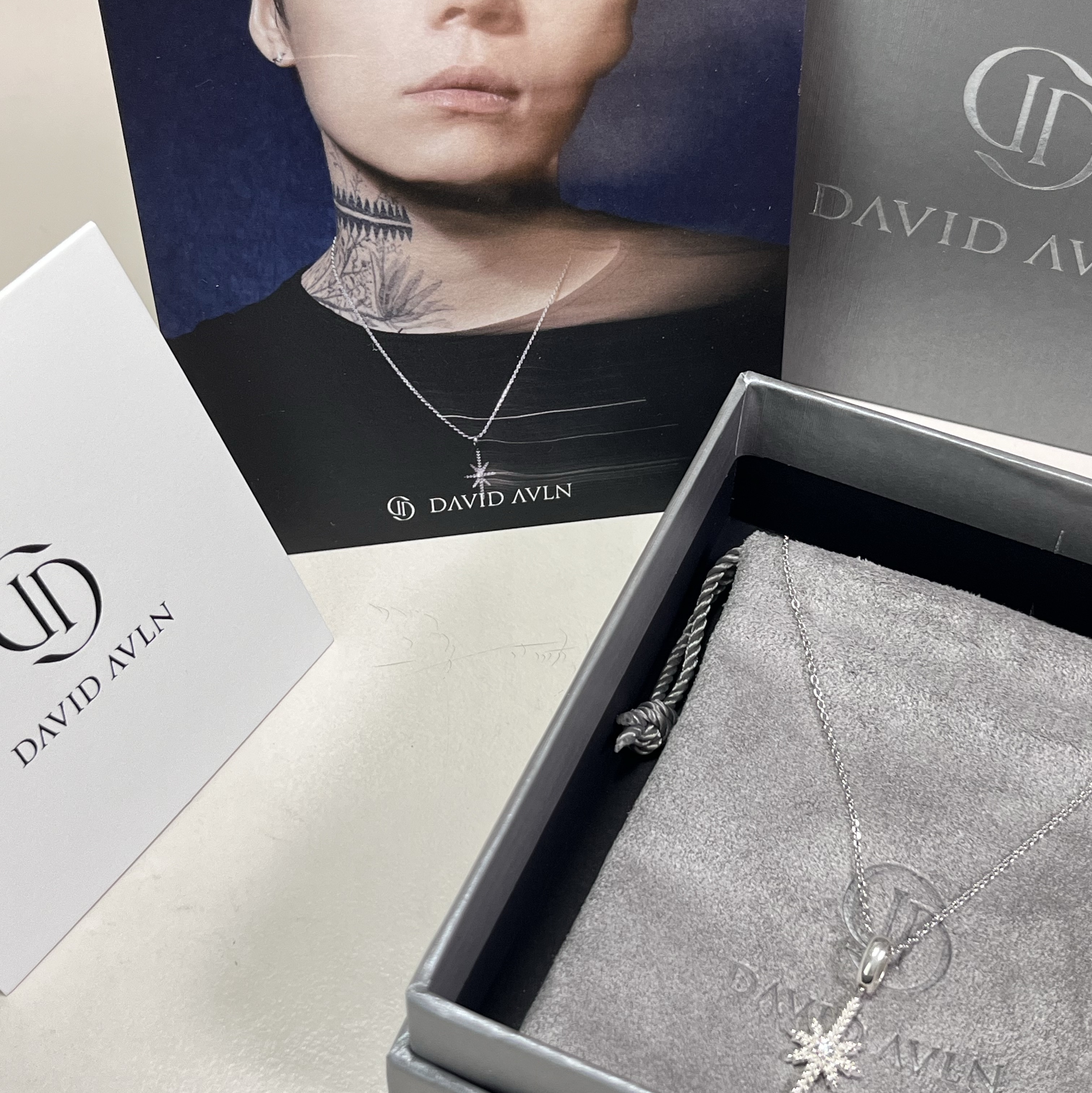 [KREAM 단독/프리오더] KID MIILI x DAVID AVLN Glacier Diamond Pendant 2.0 착용 스타일 - 1