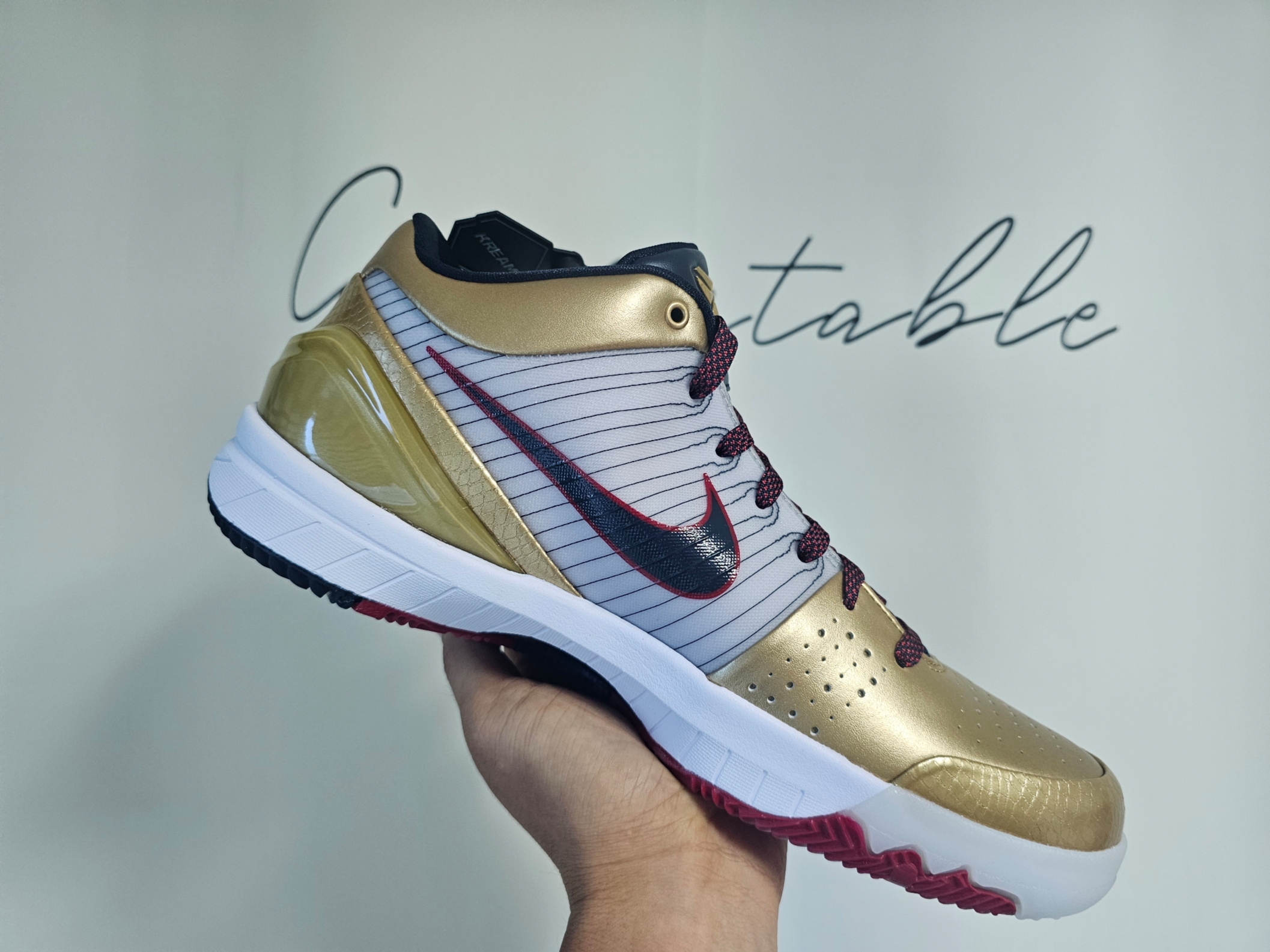 Nike Kobe 4 Protro Metallic Gold and Dark Obsidian 착용 스타일 - 2