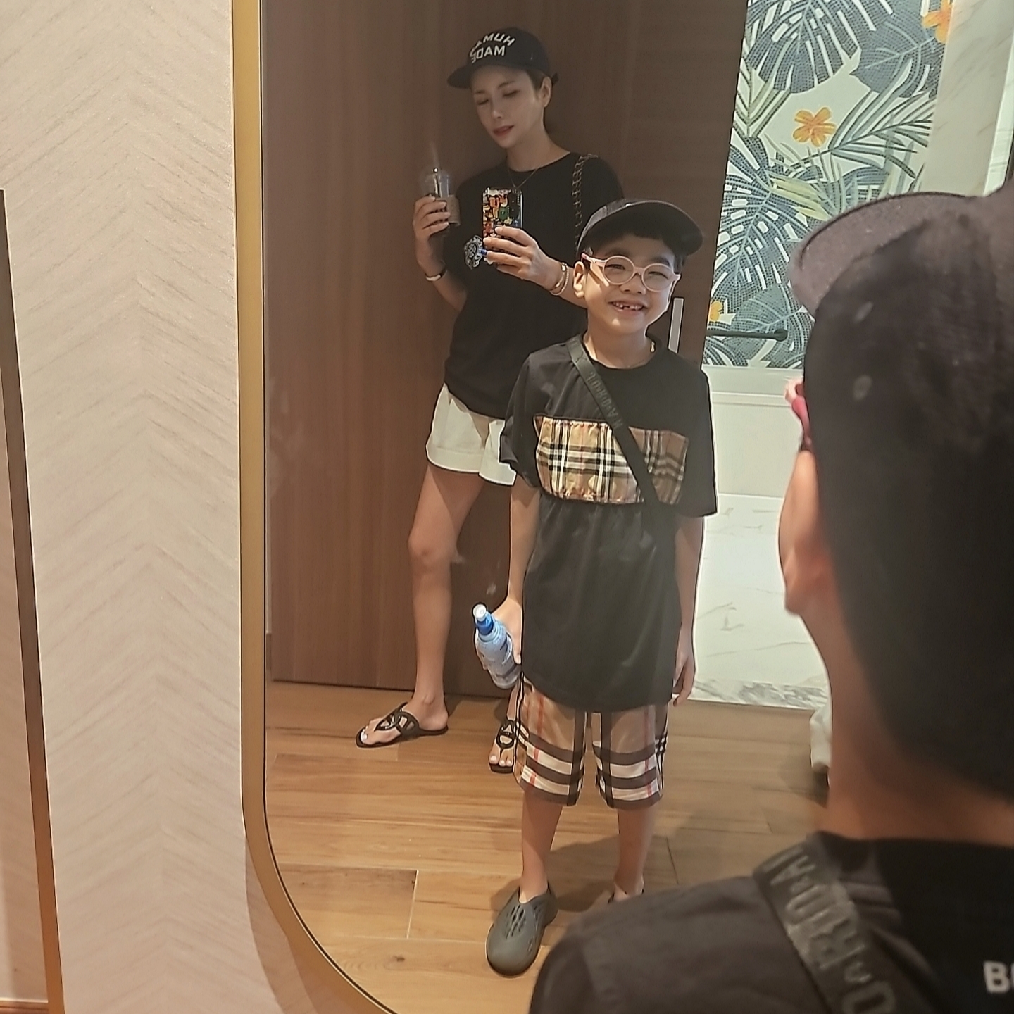 Chrome Hearts Horseshoe Logo Pocket T-Shirt Black, Human Made Baseball Cap Navy 착용 스타일 - 2