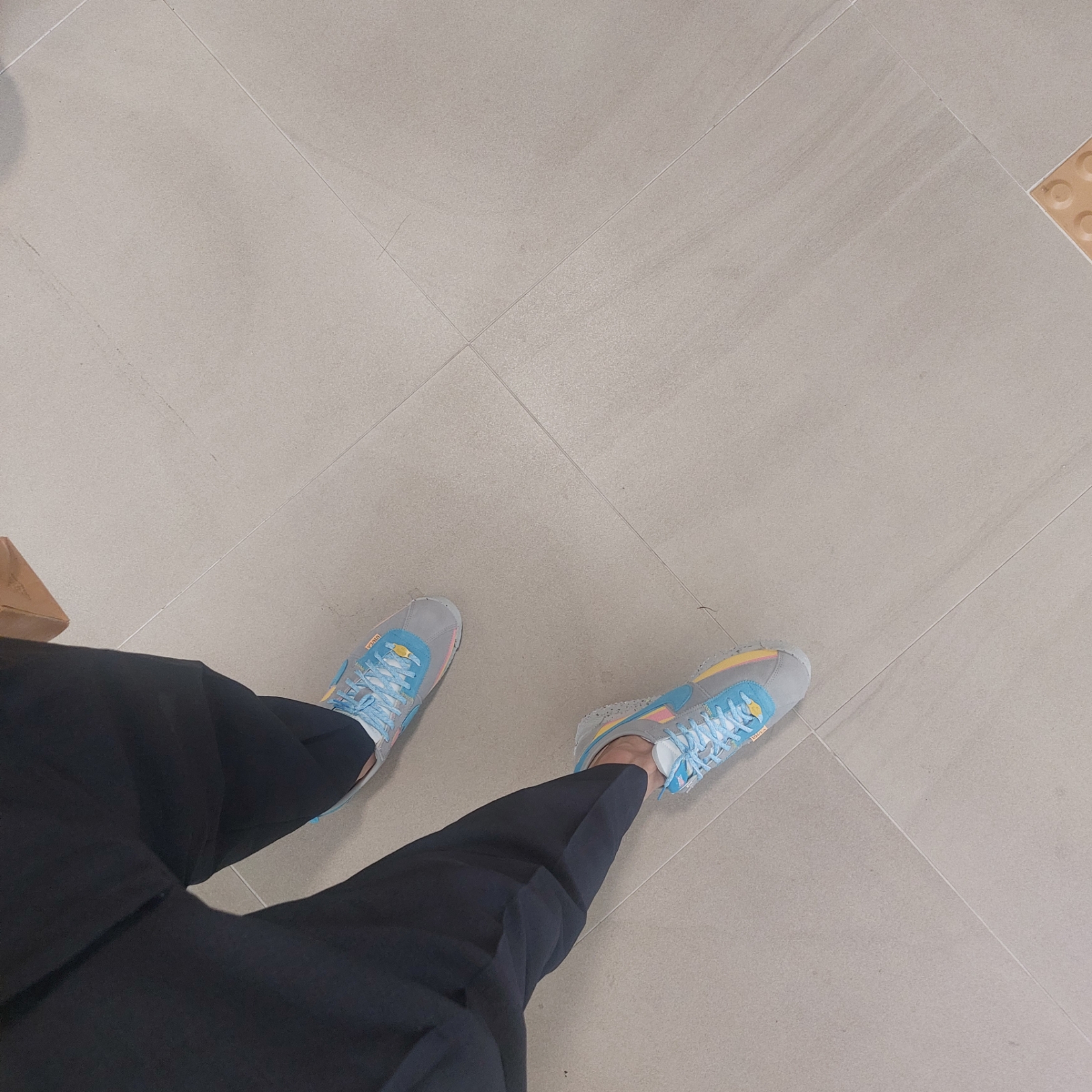 Nike x Union Cortez SP Light Smoke 착용 스타일