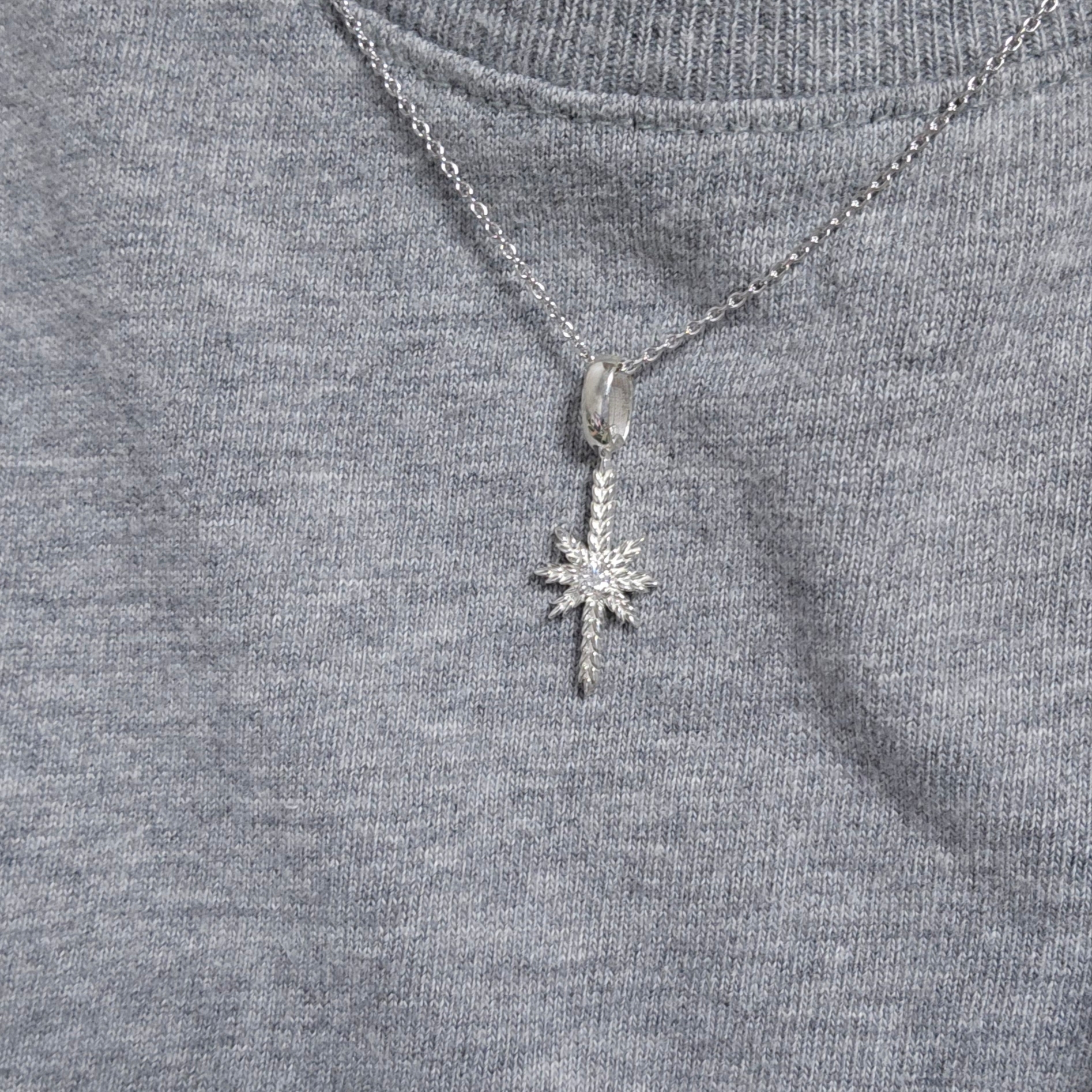 [KREAM 단독/프리오더] KID MIILI x DAVID AVLN Glacier Diamond Pendant 2.0 착용 스타일
