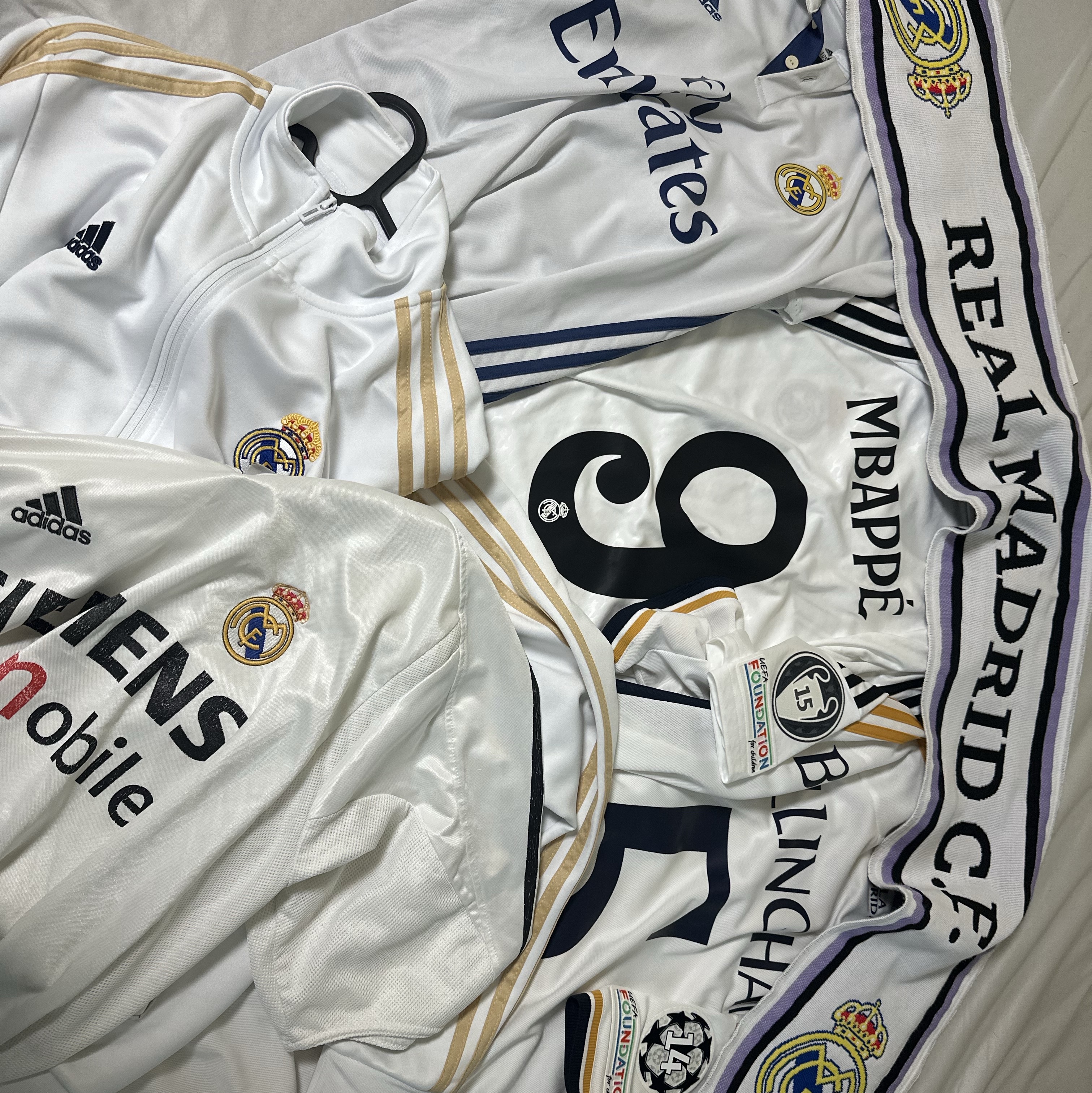 Adidas Real Madrid 2024/25 Home Jersey White - KR Sizing (Non Marking Ver.), Adidas Real Madrid 2023/24 Home Jersey White - KR Sizing (Non Marking Ver.) 착용 스타일 - 4