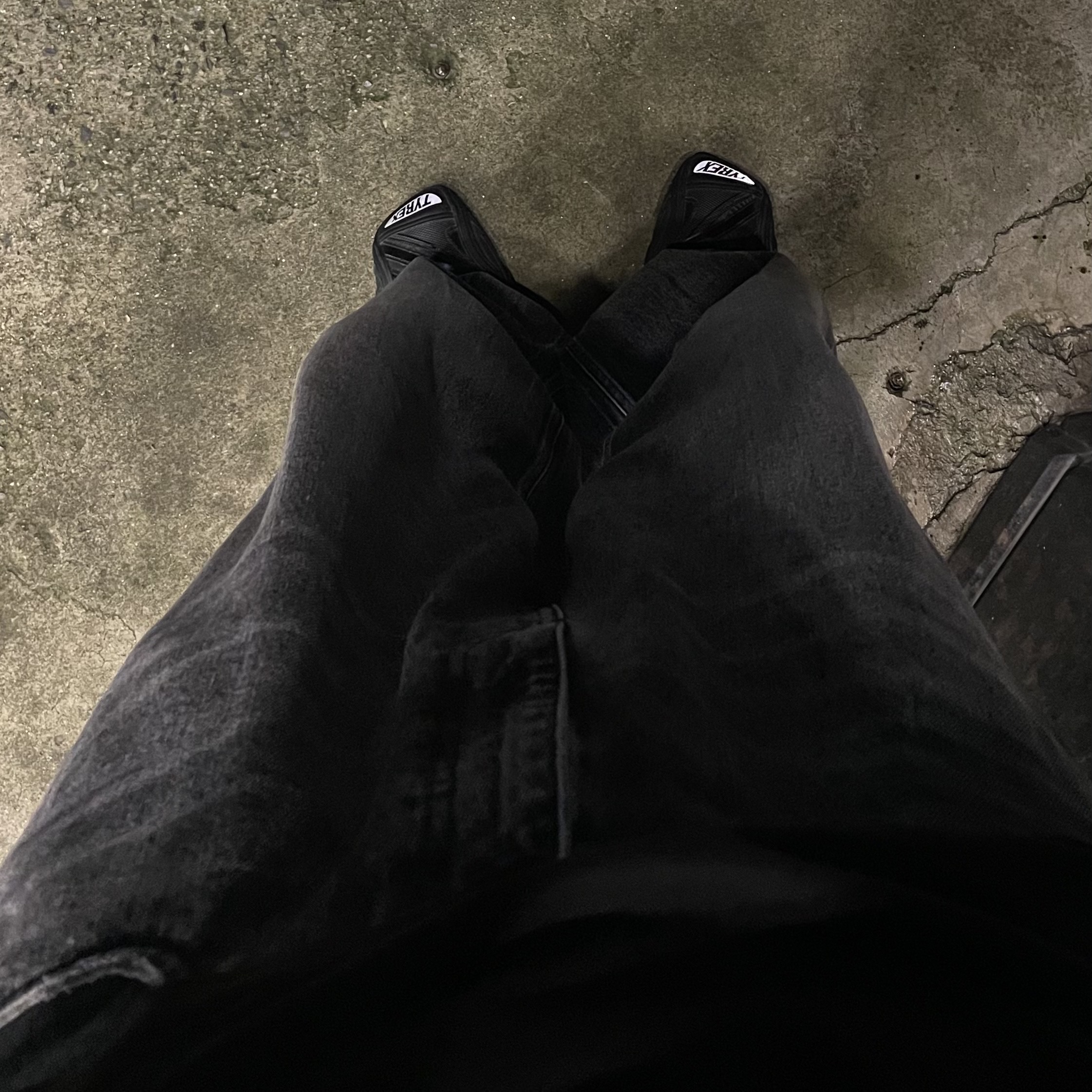Balenciaga Denim Pull-Up Pants Black, Balenciaga Tyrex Sneakers Black 착용 스타일