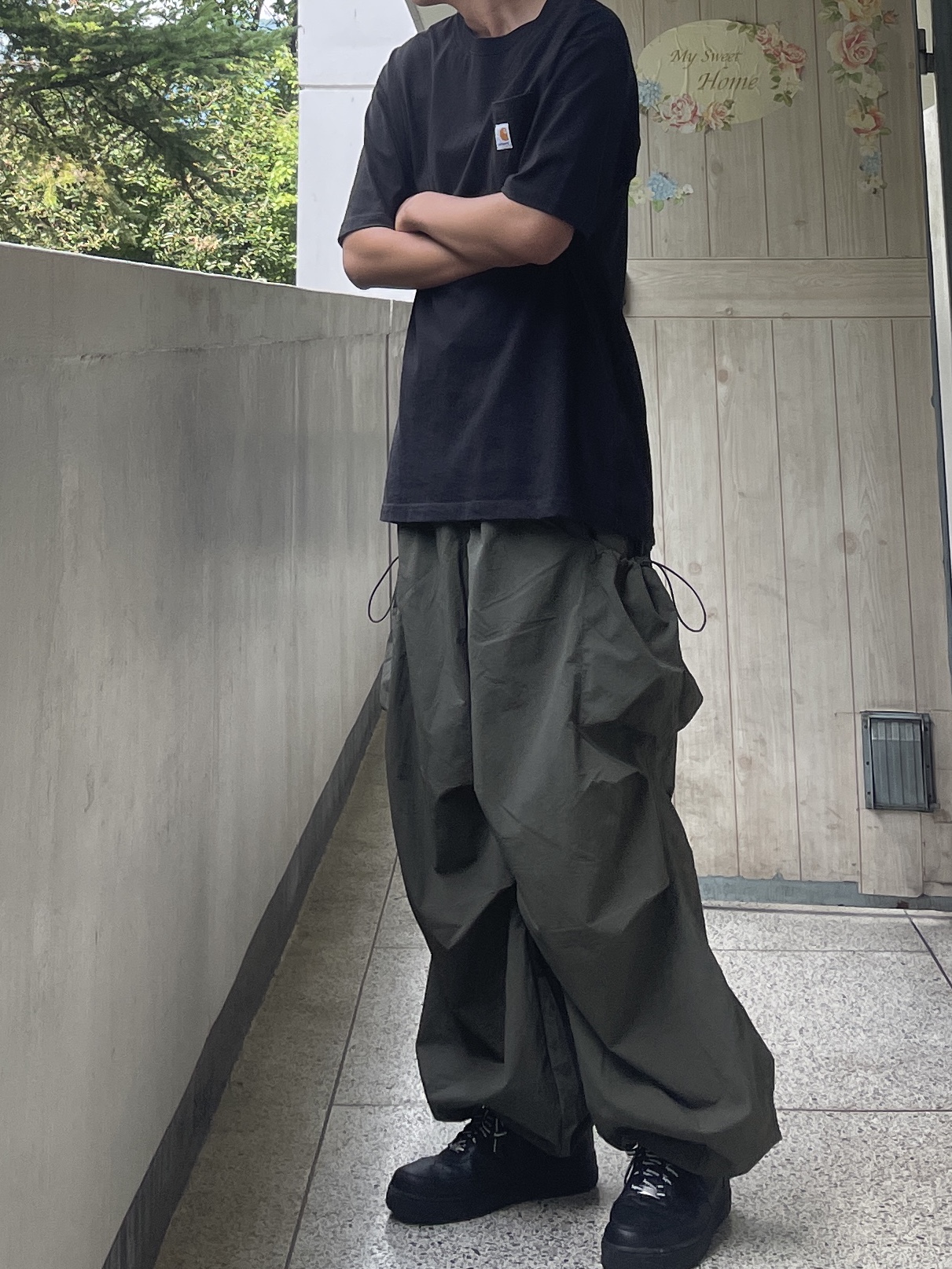 Nike x Supreme Air Force 1 Low Black, Carhartt Loose Fit Heavyweight Regular Short Sleeve Pocket T-Shirt Black 착용 스타일