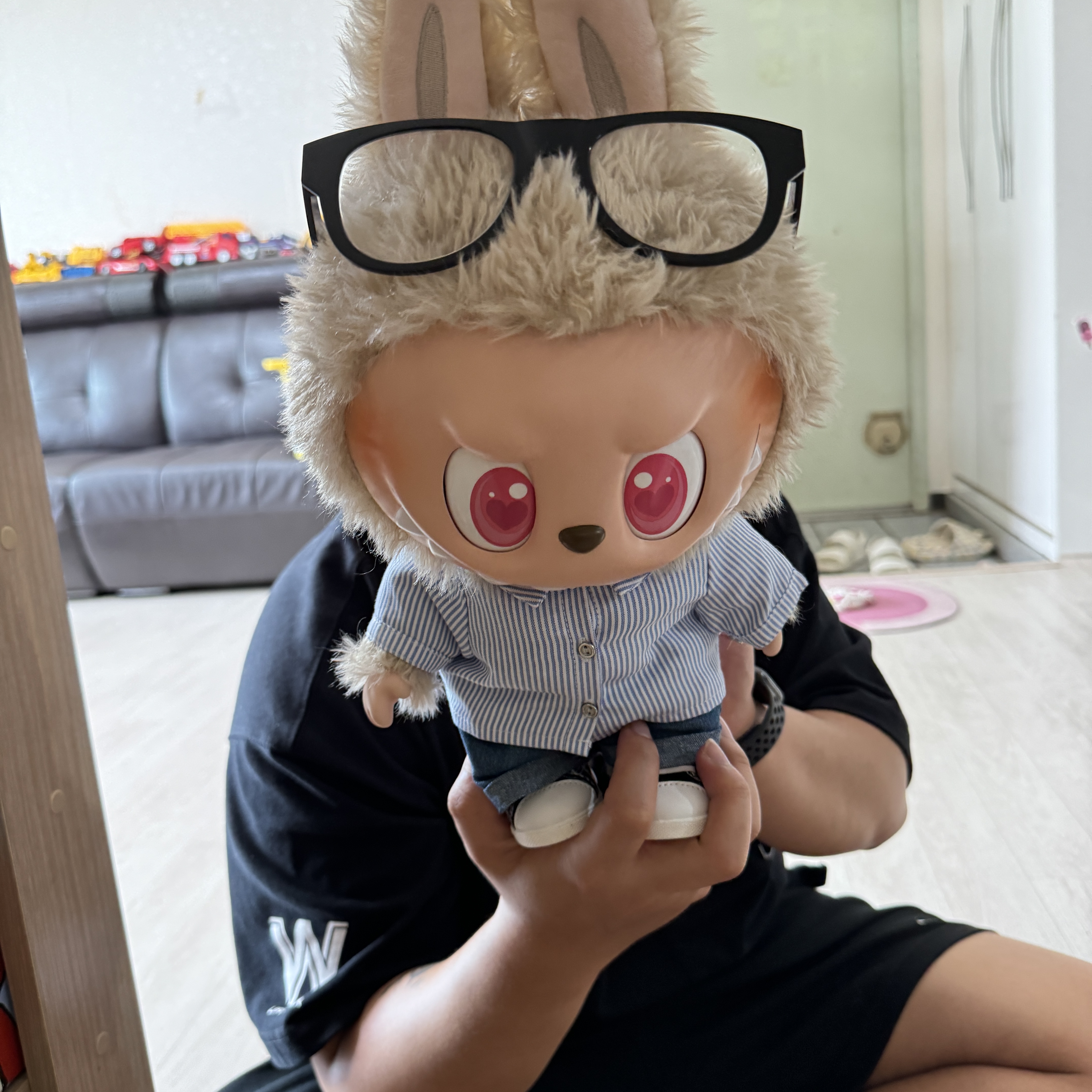 Pop Mart Labubu Flip with Me Doll 착용 스타일 - 3