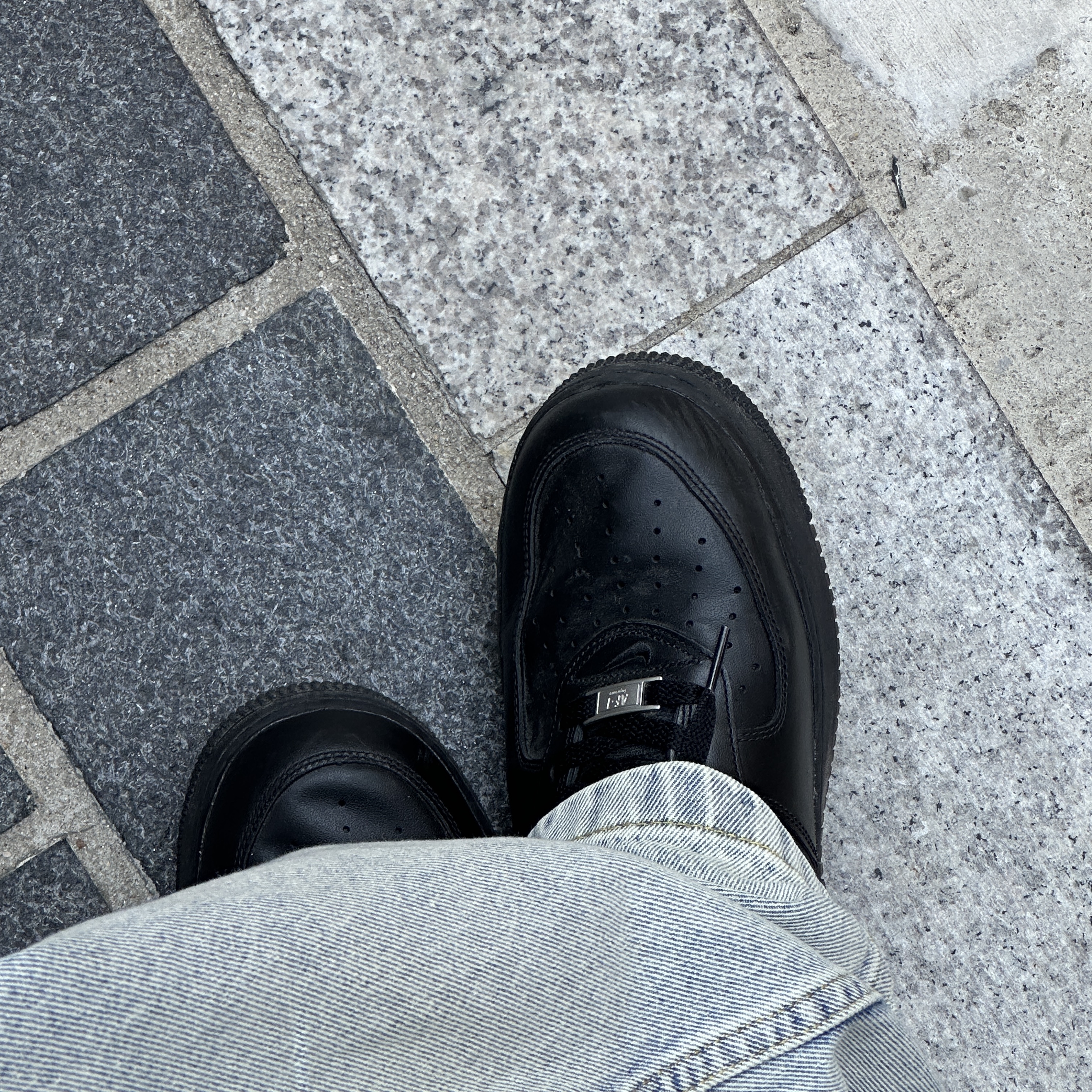 Nike x Supreme Air Force 1 Low Black 착용 스타일