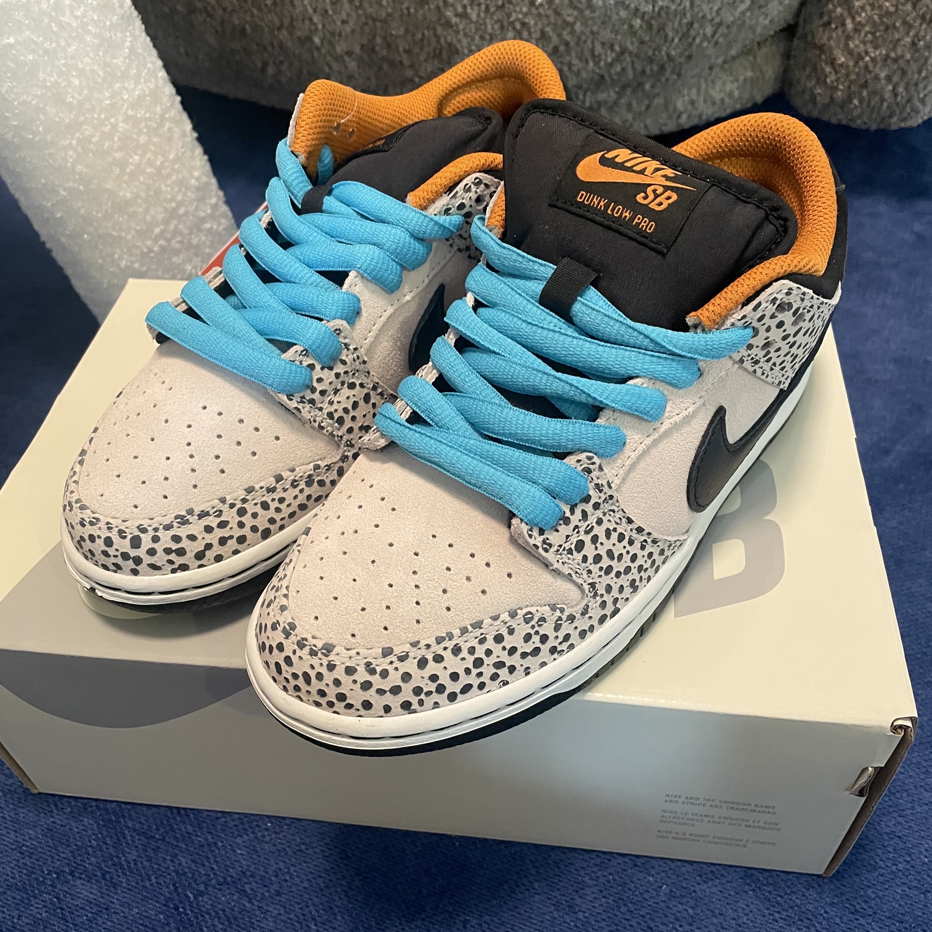Nike SB Dunk Low Pro Electric Phantom and Black 착용 스타일