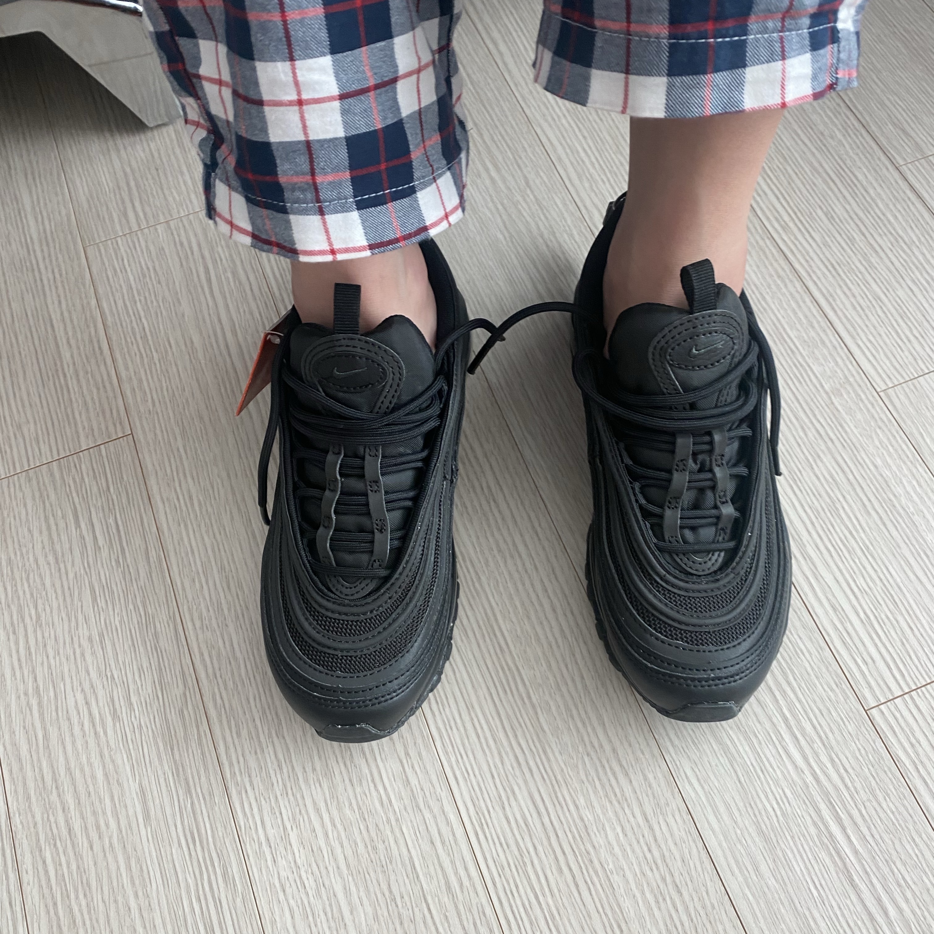 (W) Nike Air Max 97 Next Nature Black 착용 스타일 - 2