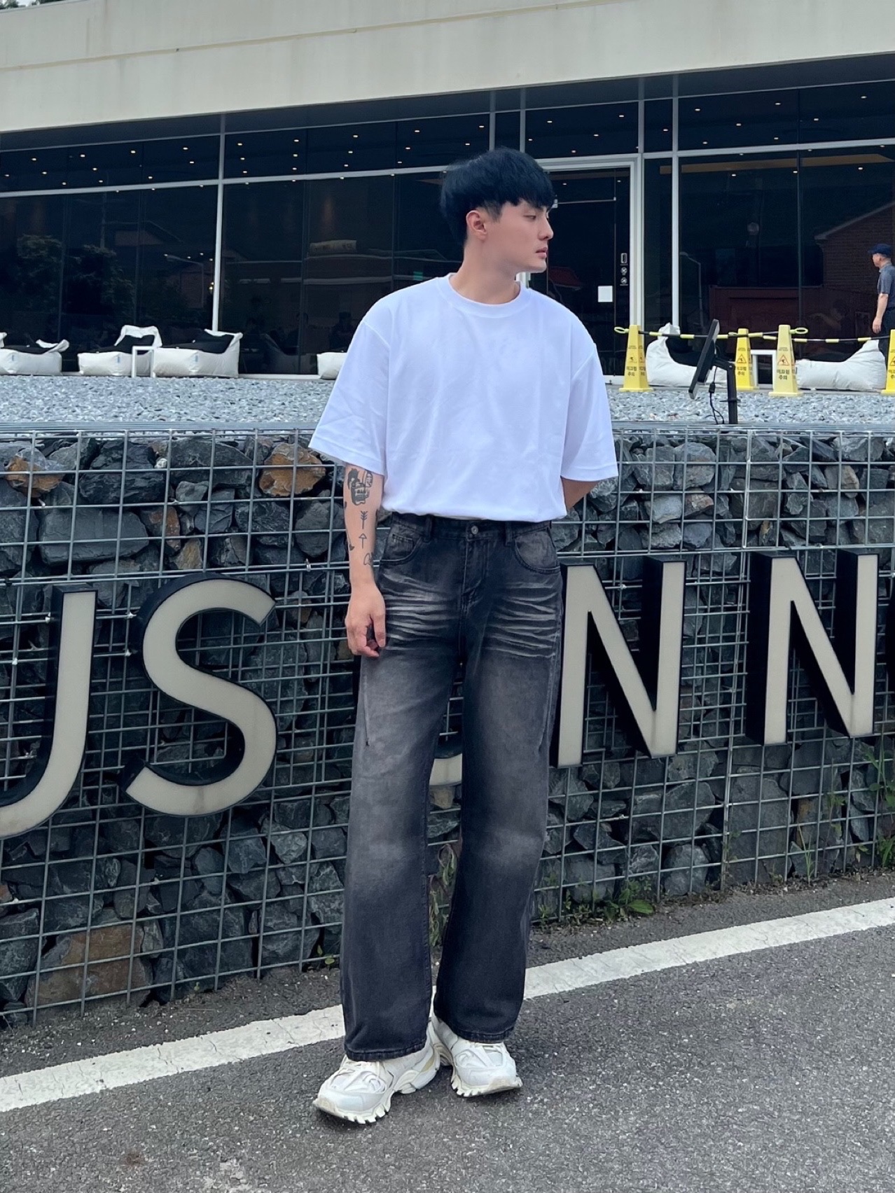 Balenciaga Track Sneakers Recycled Sole Grey 착용 스타일 - 1