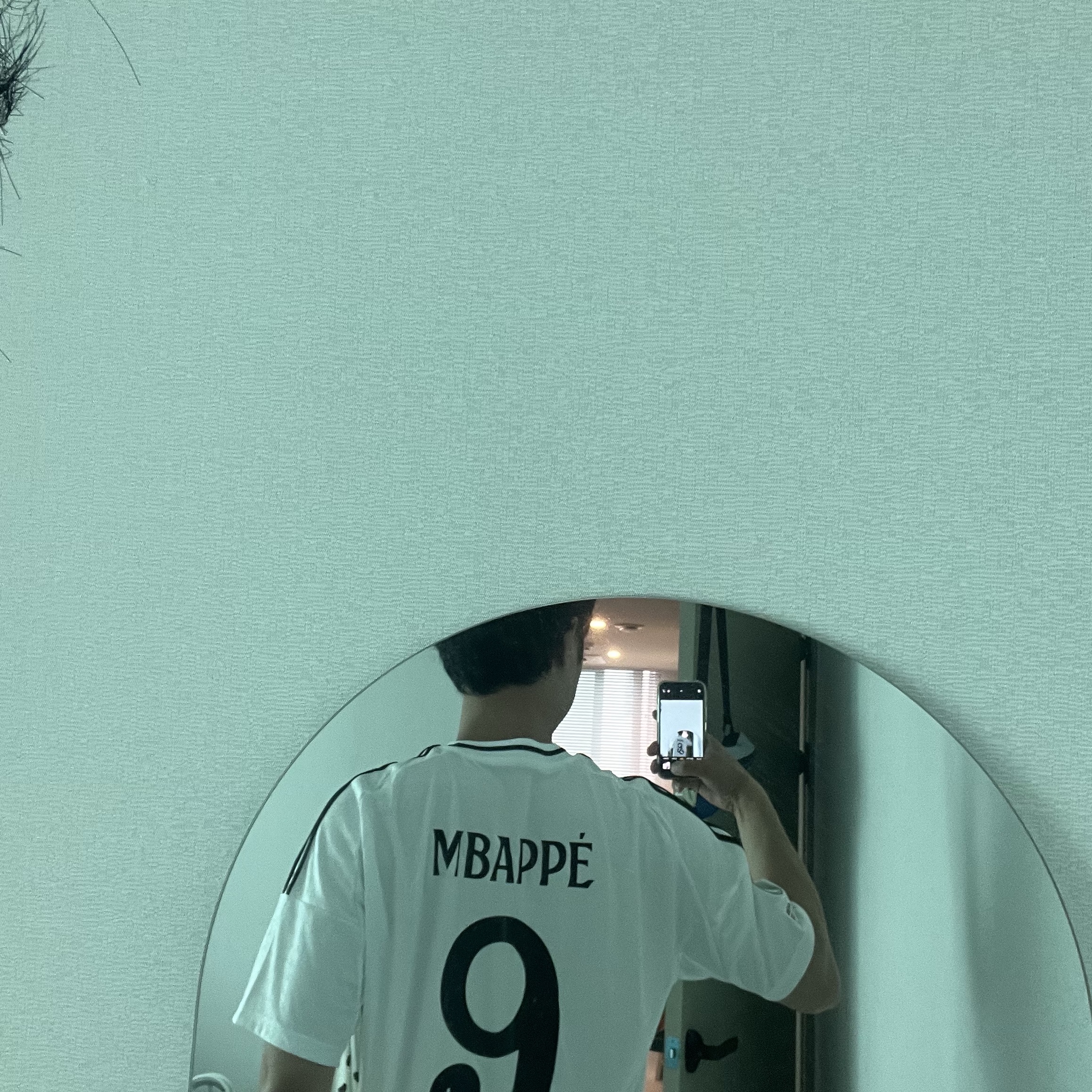 Adidas Real Madrid 2024/25 Home Jersey White - KR Sizing (Non Marking Ver.) 착용 스타일 - 2