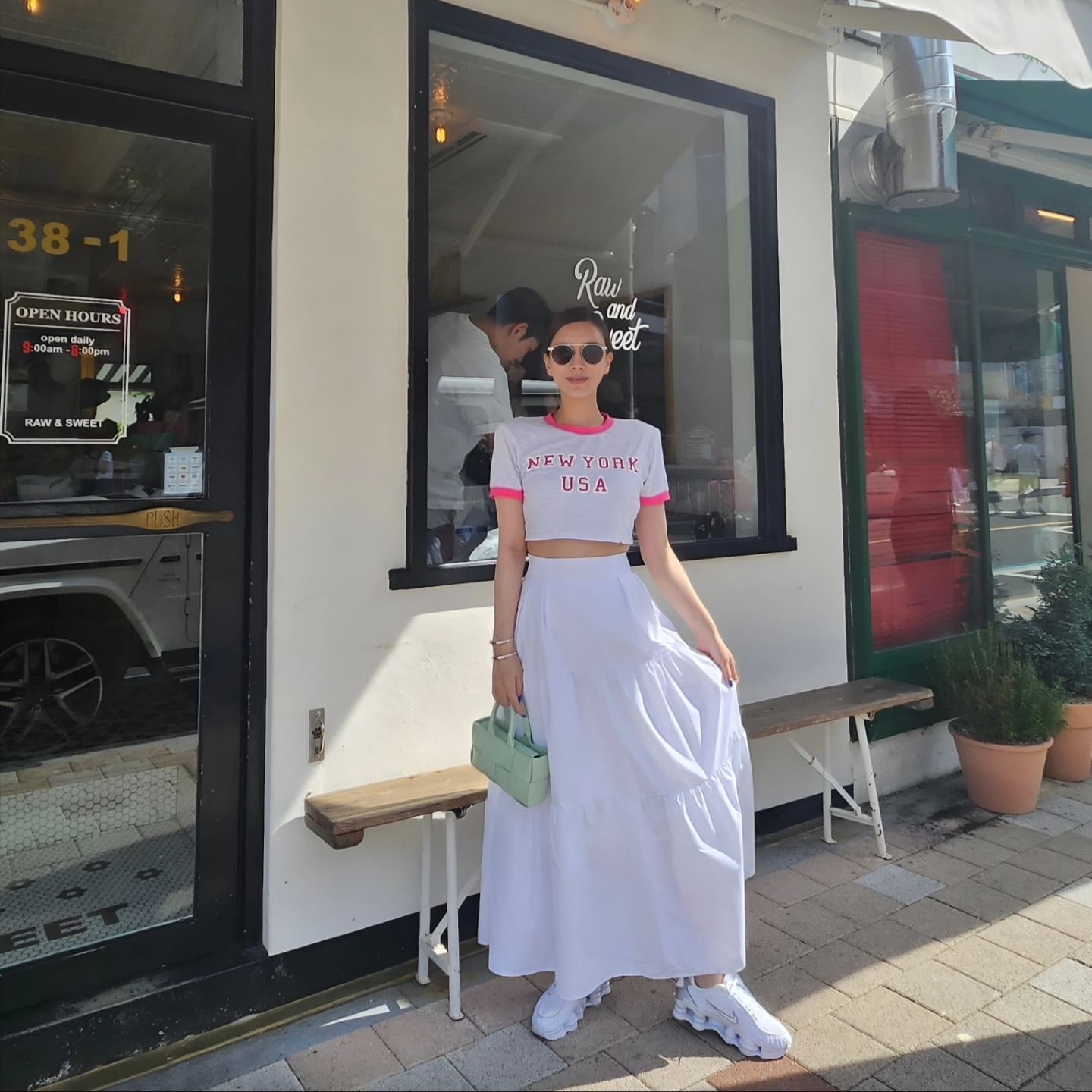 (W) Nike Shox TL White and Max Orange 착용 스타일 - 2