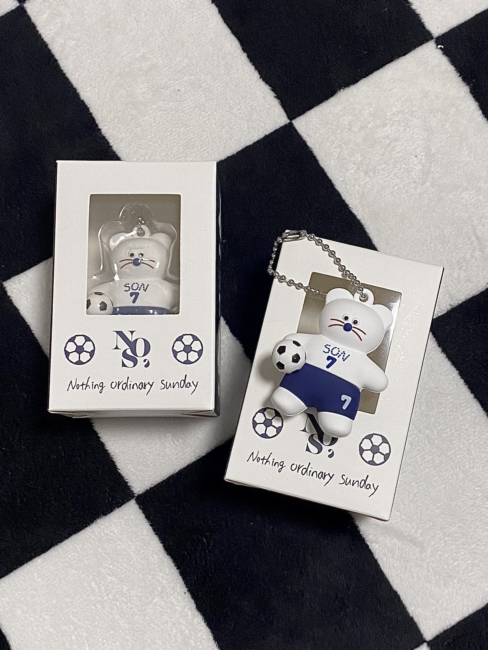 Monamhee x NOS7 SON.hee Figure Keyring Cream 착용 스타일
