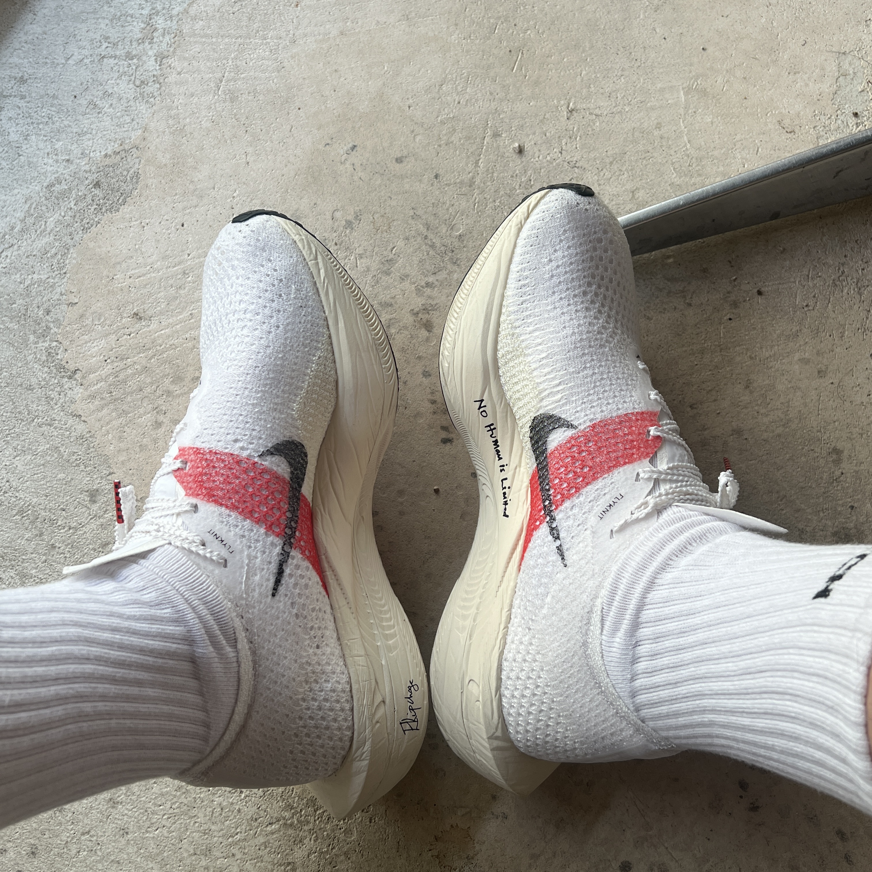 Nike ZoomX Vaporfly Next% 3 Eliud Kipchoge 착용 스타일