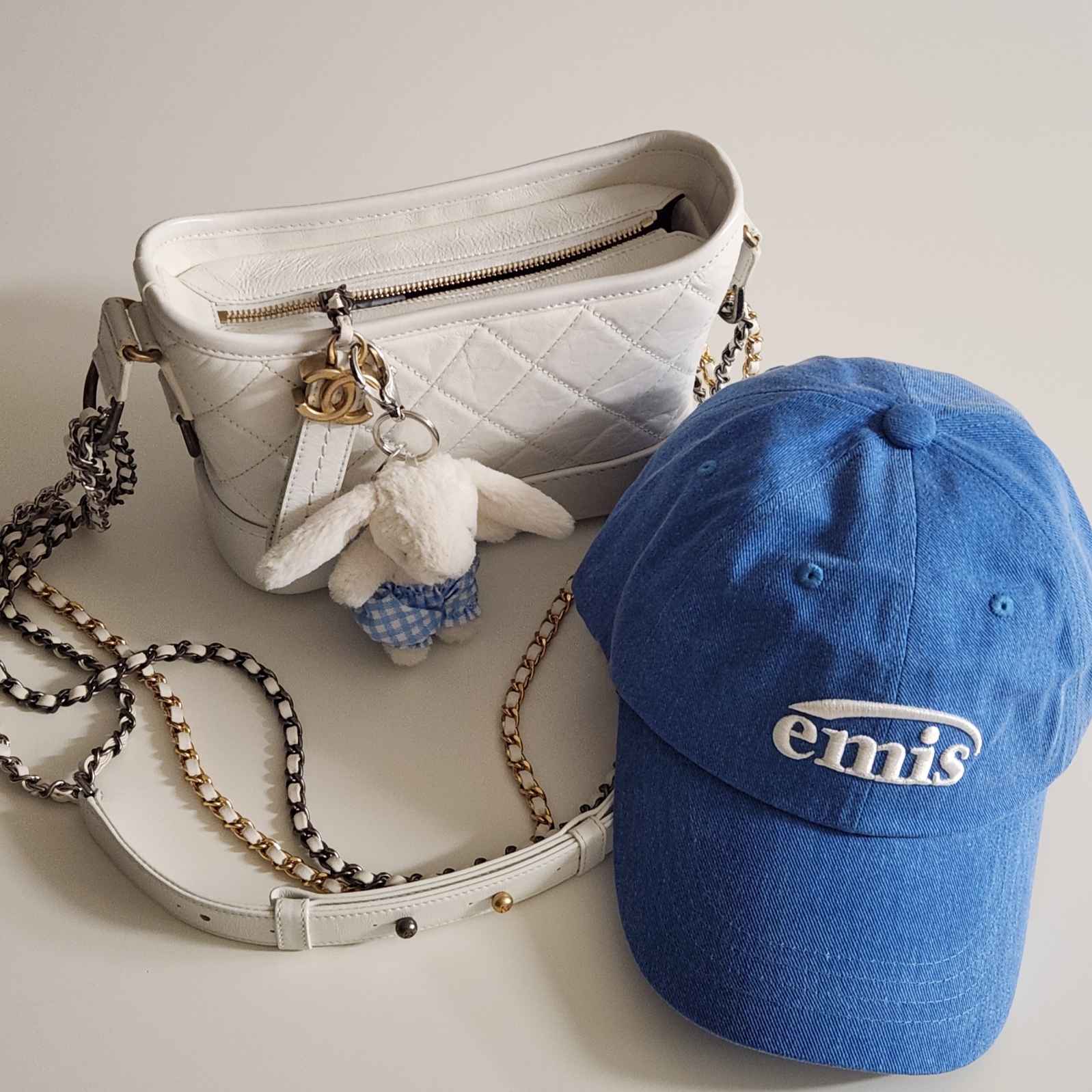 Emis New Logo Pigment Ball Cap Blue 착용 스타일 - 1