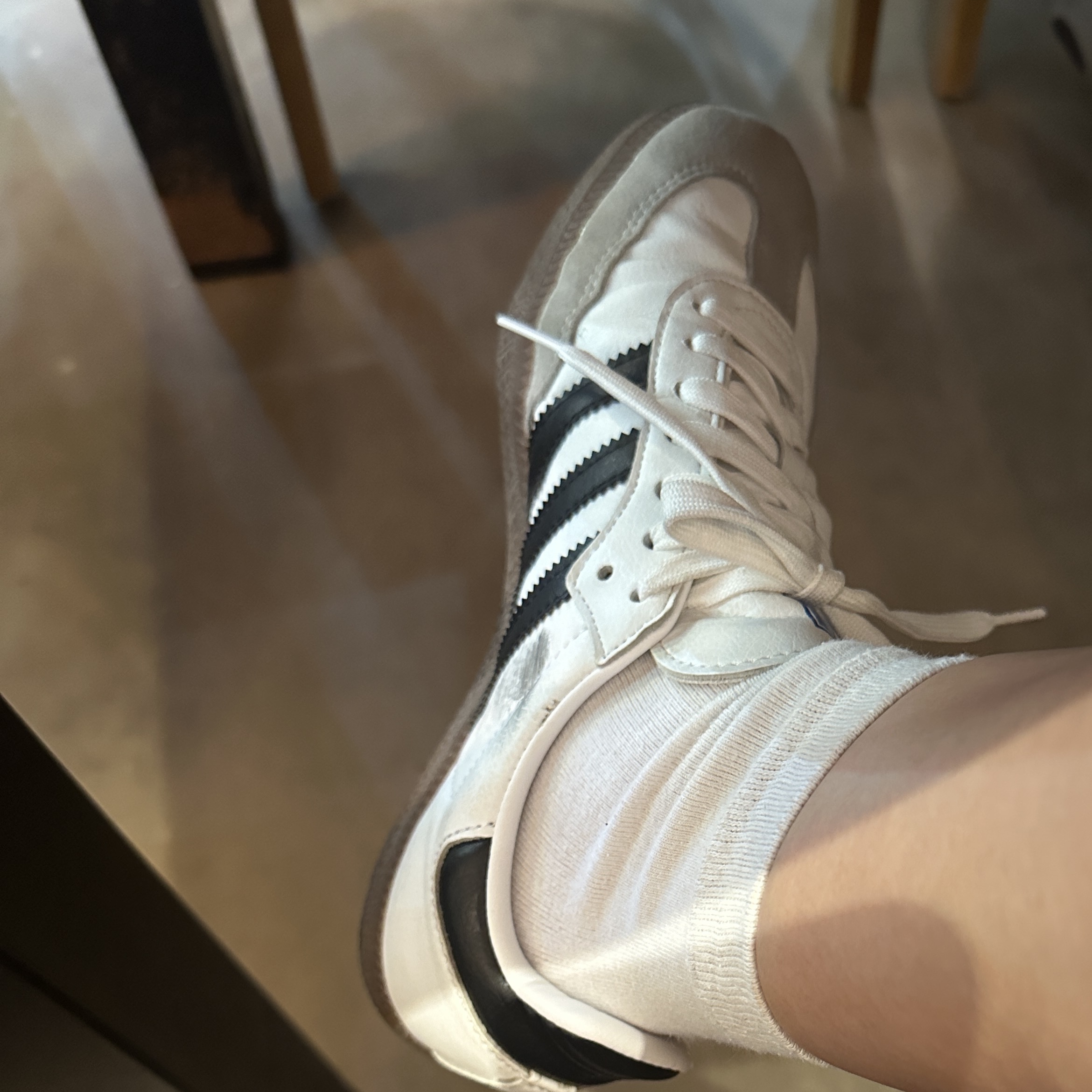 Adidas Samba OG Cloud White 착용 스타일 - 1