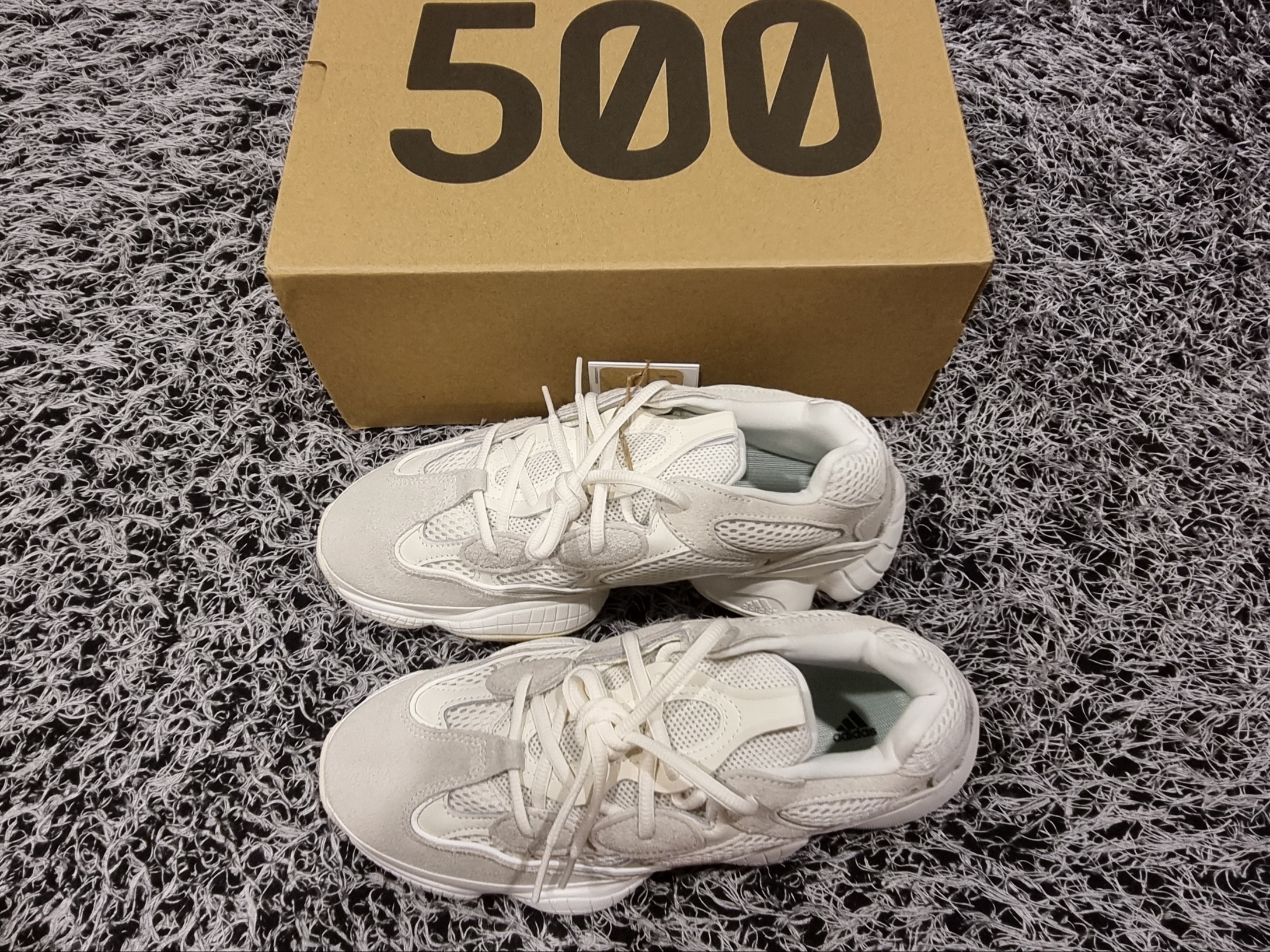 Adidas Yeezy 500 Bone White 착용 스타일 - 7