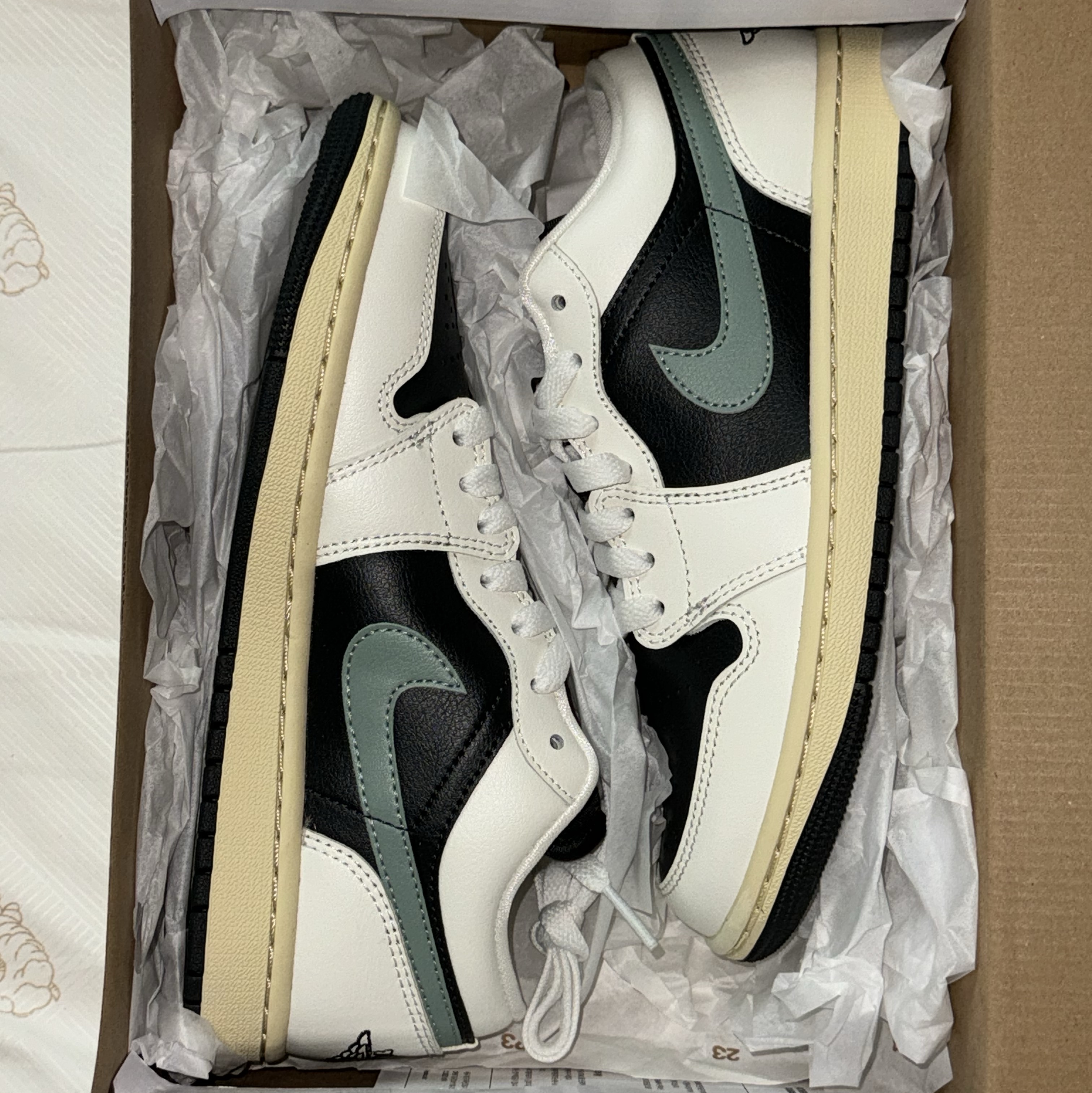 (W) Jordan 1 Low Anthracite Sail 착용 스타일 - 2
